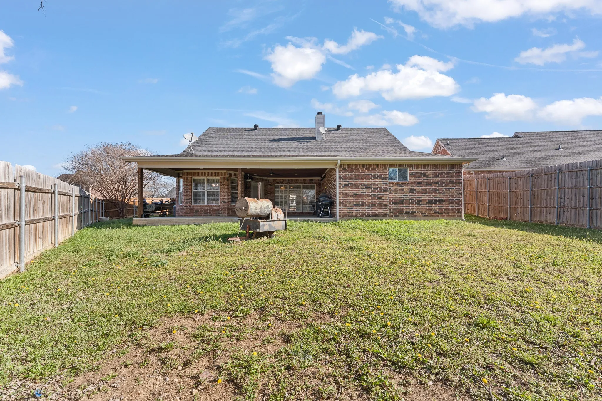 Single Family Residence For Sale in Johnson County , 529 Mckittrick Court, Godley, Texas 76044, 4 Bedroom, 2 Bathroom, 2 Garage spaces, 2,010 Sqft, built in 2002, mls#21190244, Real Estate Agent in Godley, Homes For Sale in Johnson county, Homes For Sale in Godley, Realtor in Godley Texas, Real Estate Brokerage Independent Realty Texas, Luminita Cordes Realtor