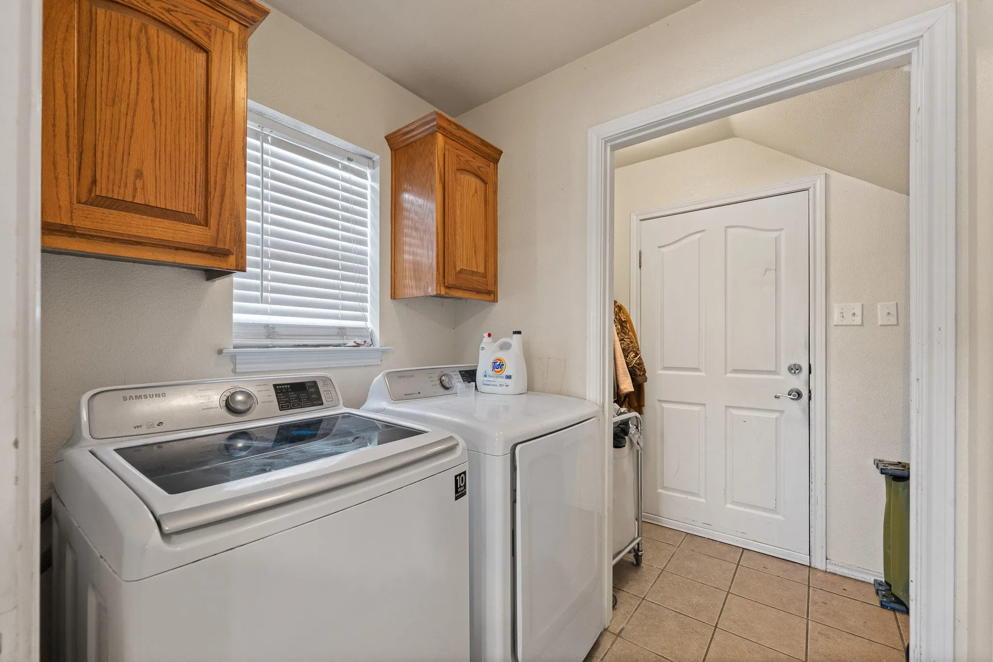 Single Family Residence For Sale in Johnson County , 529 Mckittrick Court, Godley, Texas 76044, 4 Bedroom, 2 Bathroom, 2 Garage spaces, 2,010 Sqft, built in 2002, mls#21190244, Real Estate Agent in Godley, Homes For Sale in Johnson county, Homes For Sale in Godley, Realtor in Godley Texas, Real Estate Brokerage Independent Realty Texas, Luminita Cordes Realtor