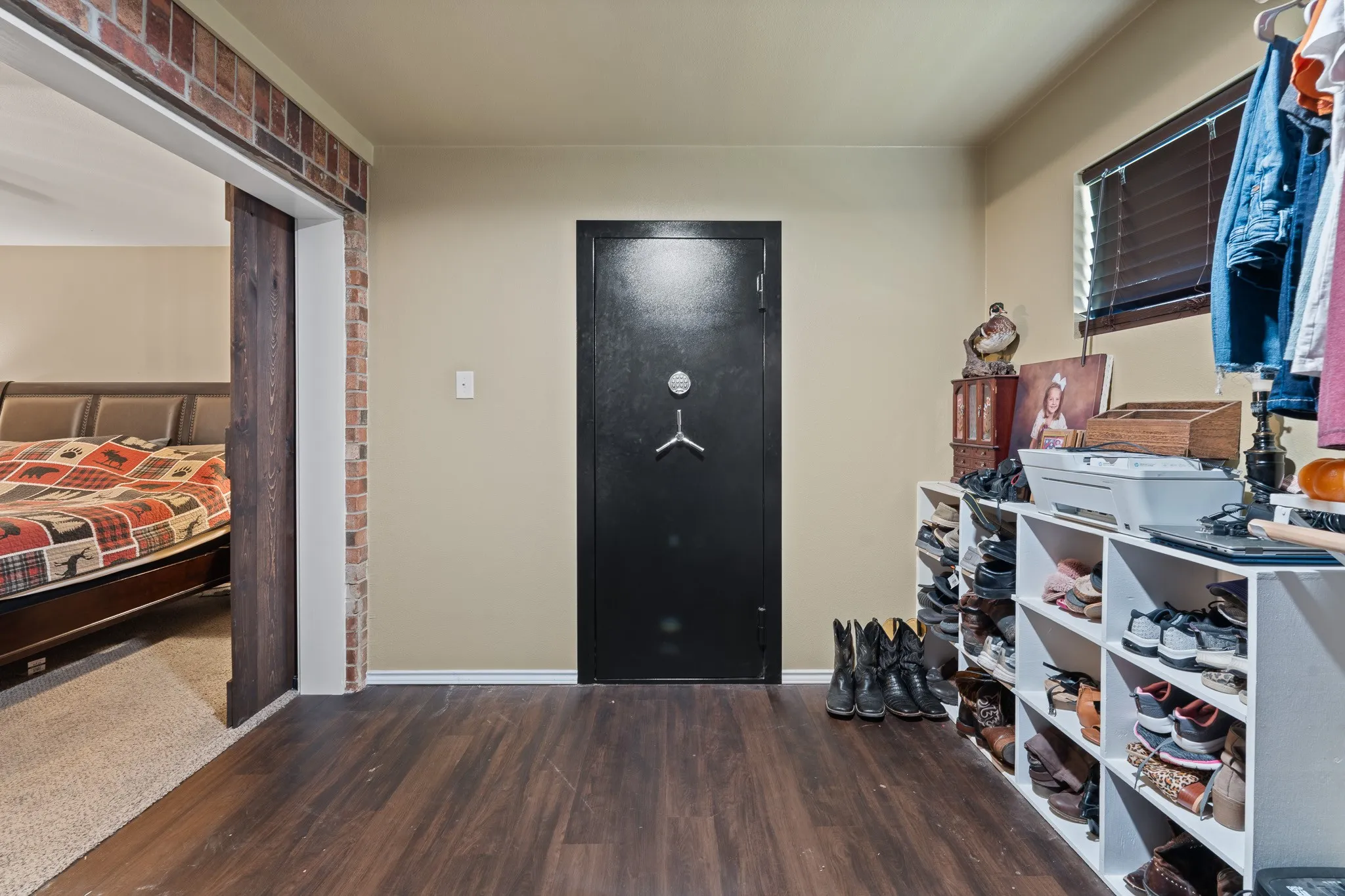 Single Family Residence For Sale in Johnson County , 529 Mckittrick Court, Godley, Texas 76044, 4 Bedroom, 2 Bathroom, 2 Garage spaces, 2,010 Sqft, built in 2002, mls#21190244, Real Estate Agent in Godley, Homes For Sale in Johnson county, Homes For Sale in Godley, Realtor in Godley Texas, Real Estate Brokerage Independent Realty Texas, Luminita Cordes Realtor