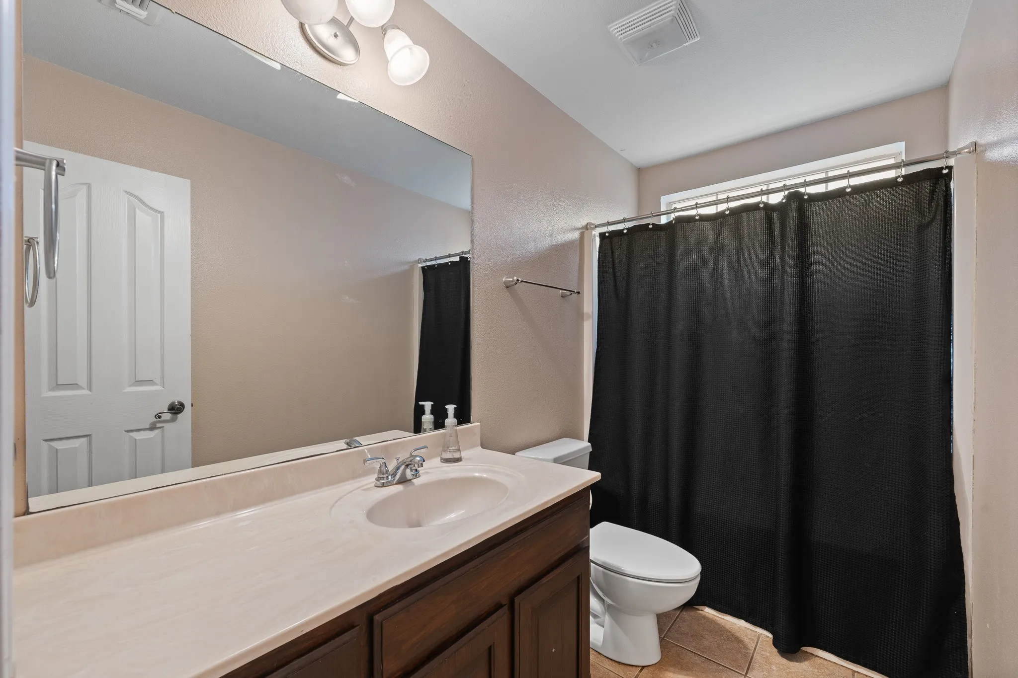 Single Family Residence For Sale in Johnson County , 529 Mckittrick Court, Godley, Texas 76044, 4 Bedroom, 2 Bathroom, 2 Garage spaces, 2,010 Sqft, built in 2002, mls#21190244, Real Estate Agent in Godley, Homes For Sale in Johnson county, Homes For Sale in Godley, Realtor in Godley Texas, Real Estate Brokerage Independent Realty Texas, Luminita Cordes Realtor