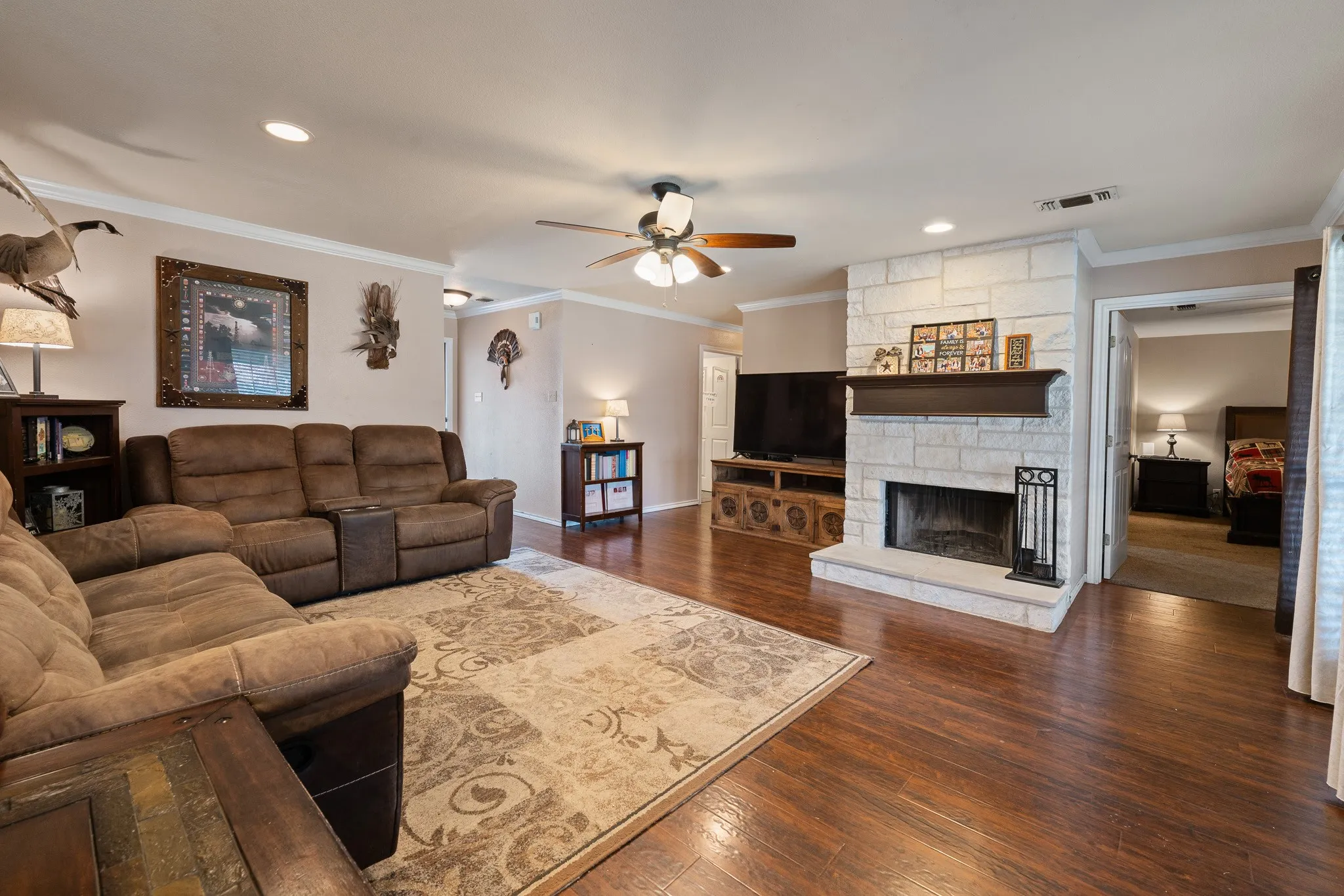 Single Family Residence For Sale in Johnson County , 529 Mckittrick Court, Godley, Texas 76044, 4 Bedroom, 2 Bathroom, 2 Garage spaces, 2,010 Sqft, built in 2002, mls#21190244, Real Estate Agent in Godley, Homes For Sale in Johnson county, Homes For Sale in Godley, Realtor in Godley Texas, Real Estate Brokerage Independent Realty Texas, Luminita Cordes Realtor