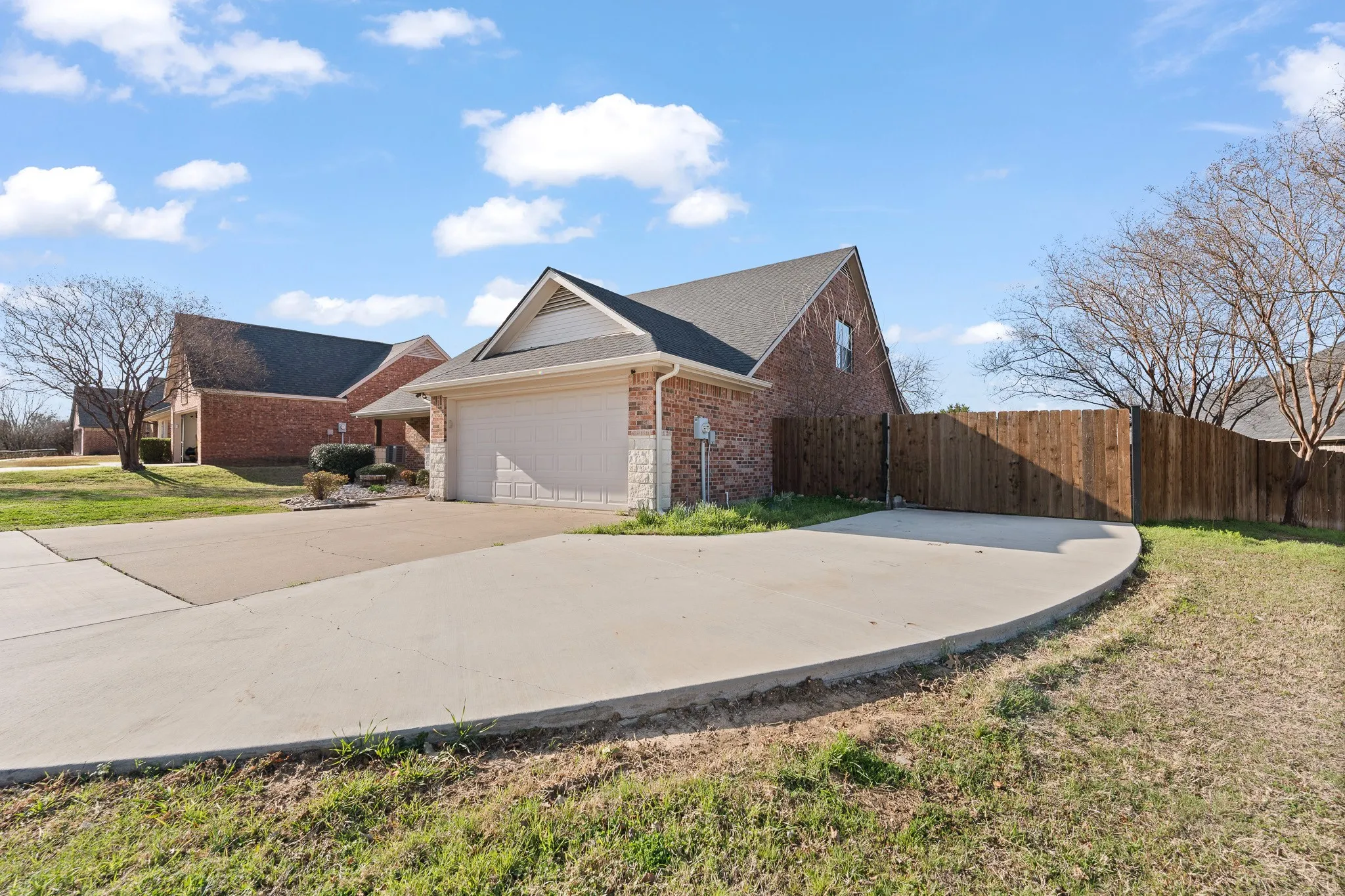 Single Family Residence For Sale in Johnson County , 529 Mckittrick Court, Godley, Texas 76044, 4 Bedroom, 2 Bathroom, 2 Garage spaces, 2,010 Sqft, built in 2002, mls#21190244, Real Estate Agent in Godley, Homes For Sale in Johnson county, Homes For Sale in Godley, Realtor in Godley Texas, Real Estate Brokerage Independent Realty Texas, Luminita Cordes Realtor