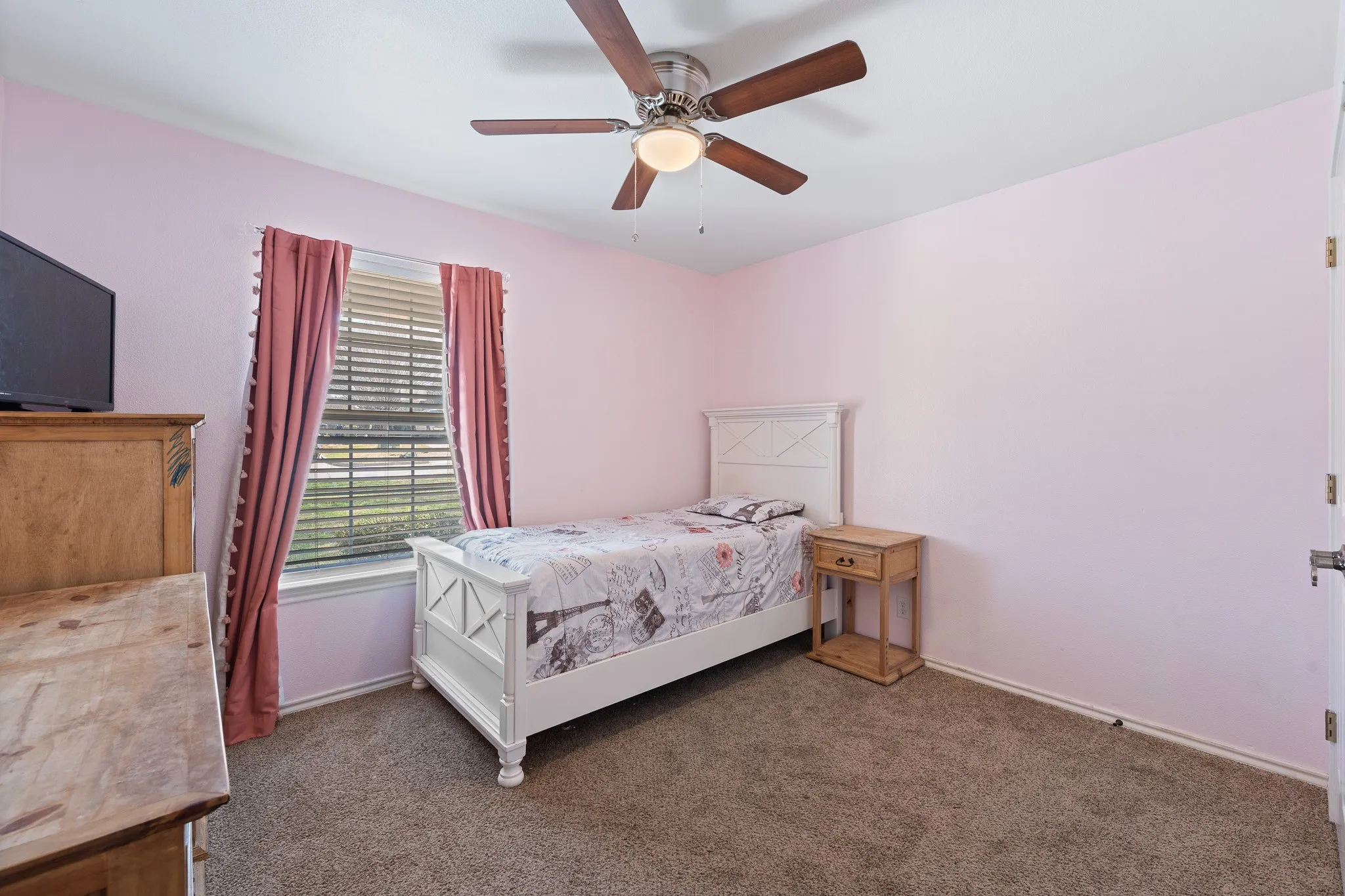 Single Family Residence For Sale in Johnson County , 529 Mckittrick Court, Godley, Texas 76044, 4 Bedroom, 2 Bathroom, 2 Garage spaces, 2,010 Sqft, built in 2002, mls#21190244, Real Estate Agent in Godley, Homes For Sale in Johnson county, Homes For Sale in Godley, Realtor in Godley Texas, Real Estate Brokerage Independent Realty Texas, Luminita Cordes Realtor