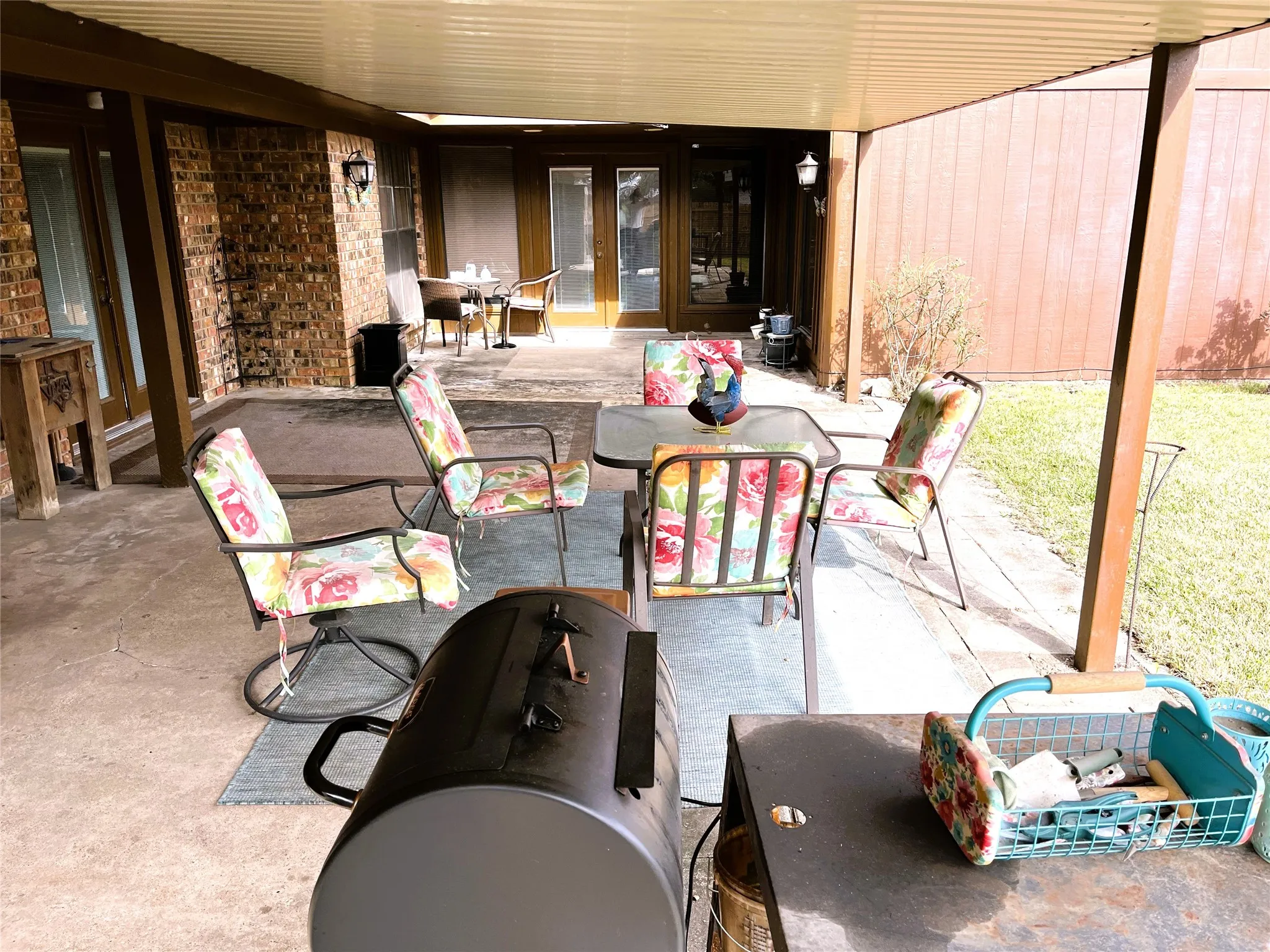 Single Family Residence For Sale in Limestone County , 203 Jane Street, Groesbeck, Texas 76642, 3 Bedroom, 3 Bathroom, 2 Garage spaces, 2,761 Sqft, built in 1981, mls#21184605, Real Estate Agent in Groesbeck, Homes For Sale in Limestone county, Homes For Sale in Groesbeck, Realtor in Groesbeck Texas, Real Estate Brokerage Independent Realty Texas, Luminita Cordes Realtor