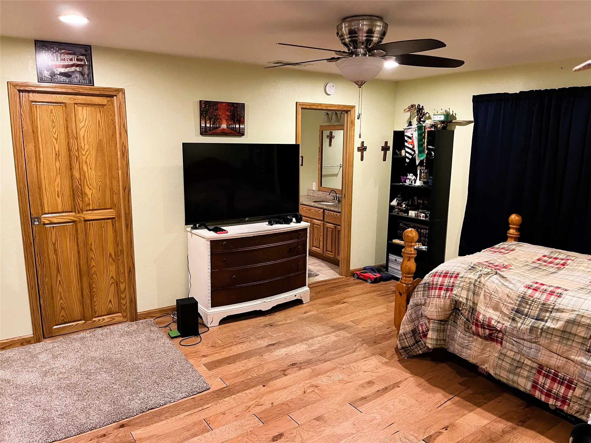 Single Family Residence For Sale in Limestone County , 203 Jane Street, Groesbeck, Texas 76642, 3 Bedroom, 3 Bathroom, 2 Garage spaces, 2,761 Sqft, built in 1981, mls#21184605, Real Estate Agent in Groesbeck, Homes For Sale in Limestone county, Homes For Sale in Groesbeck, Realtor in Groesbeck Texas, Real Estate Brokerage Independent Realty Texas, Luminita Cordes Realtor