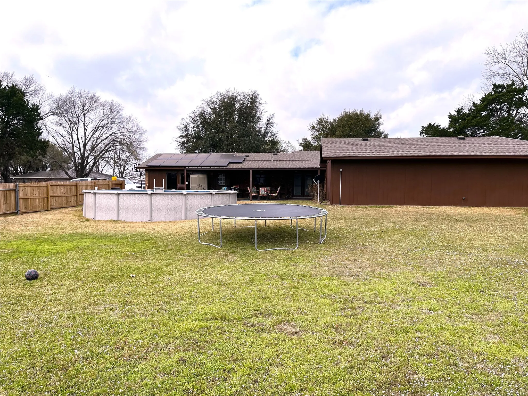 Single Family Residence For Sale in Limestone County , 203 Jane Street, Groesbeck, Texas 76642, 3 Bedroom, 3 Bathroom, 2 Garage spaces, 2,761 Sqft, built in 1981, mls#21184605, Real Estate Agent in Groesbeck, Homes For Sale in Limestone county, Homes For Sale in Groesbeck, Realtor in Groesbeck Texas, Real Estate Brokerage Independent Realty Texas, Luminita Cordes Realtor