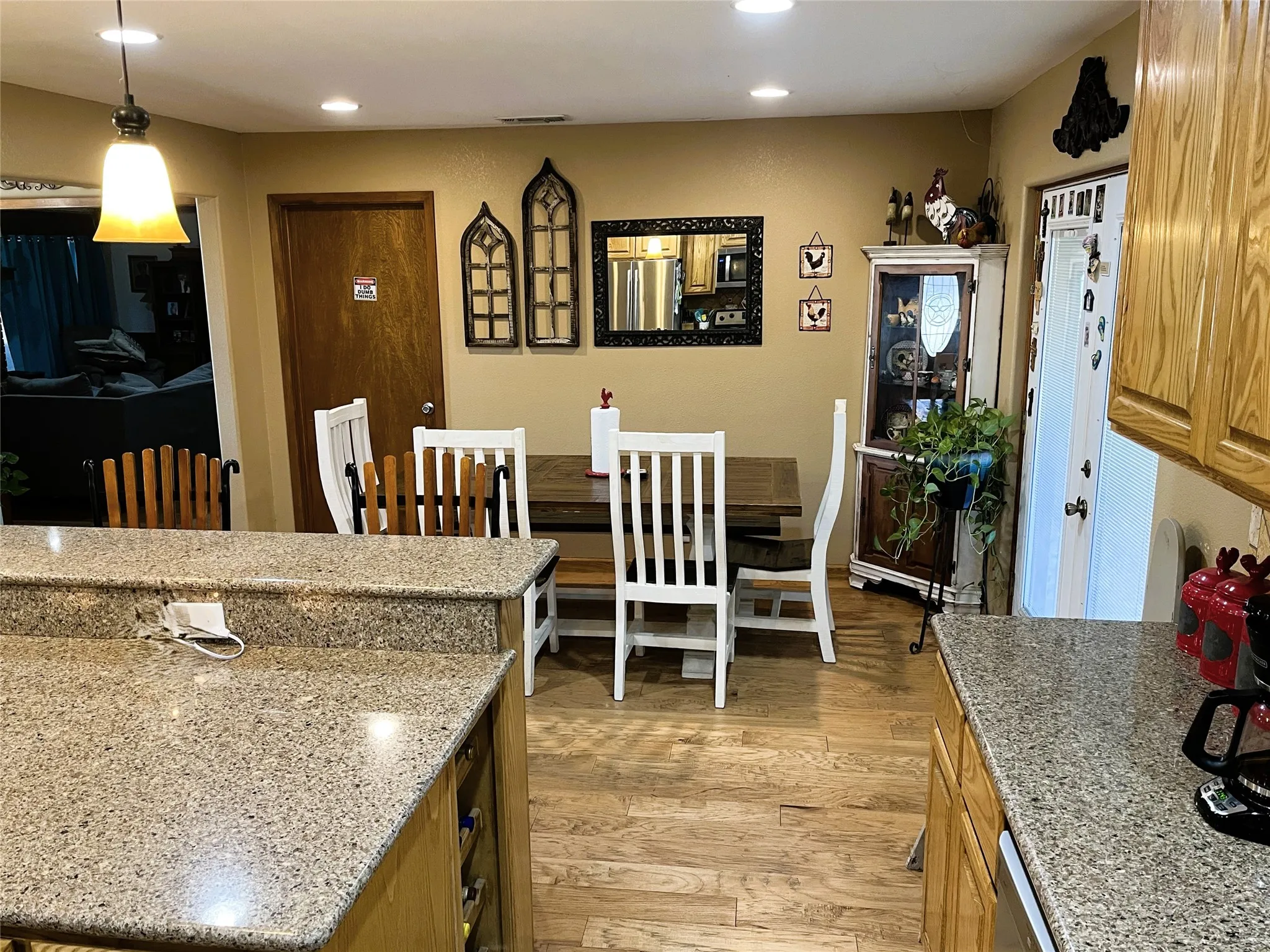 Single Family Residence For Sale in Limestone County , 203 Jane Street, Groesbeck, Texas 76642, 3 Bedroom, 3 Bathroom, 2 Garage spaces, 2,761 Sqft, built in 1981, mls#21184605, Real Estate Agent in Groesbeck, Homes For Sale in Limestone county, Homes For Sale in Groesbeck, Realtor in Groesbeck Texas, Real Estate Brokerage Independent Realty Texas, Luminita Cordes Realtor
