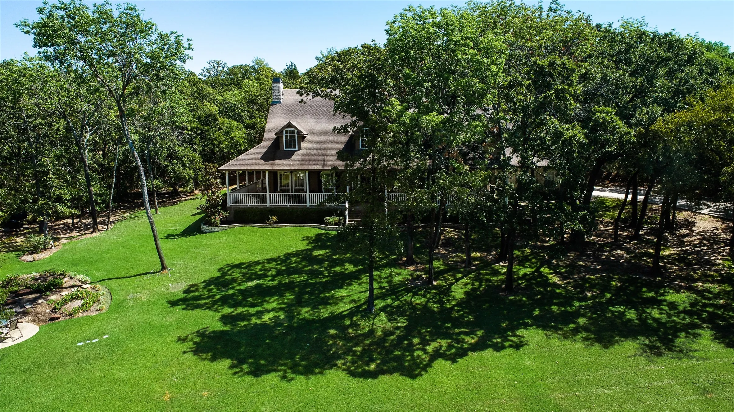 Single Family Residence For Sale in Tarrant County , 3325 Creek Road, Keller, Texas 76248, 3 Bedroom, 5 Bathroom, 3 Garage spaces, 3,470 Sqft, built in 1997, Preowned, mls#21197237, Real Estate Agent in Keller, Homes For Sale in Tarrant county, Homes For Sale in Keller, Realtor in Keller Texas, Real Estate Brokerage Independent Realty Texas, Luminita Cordes Realtor