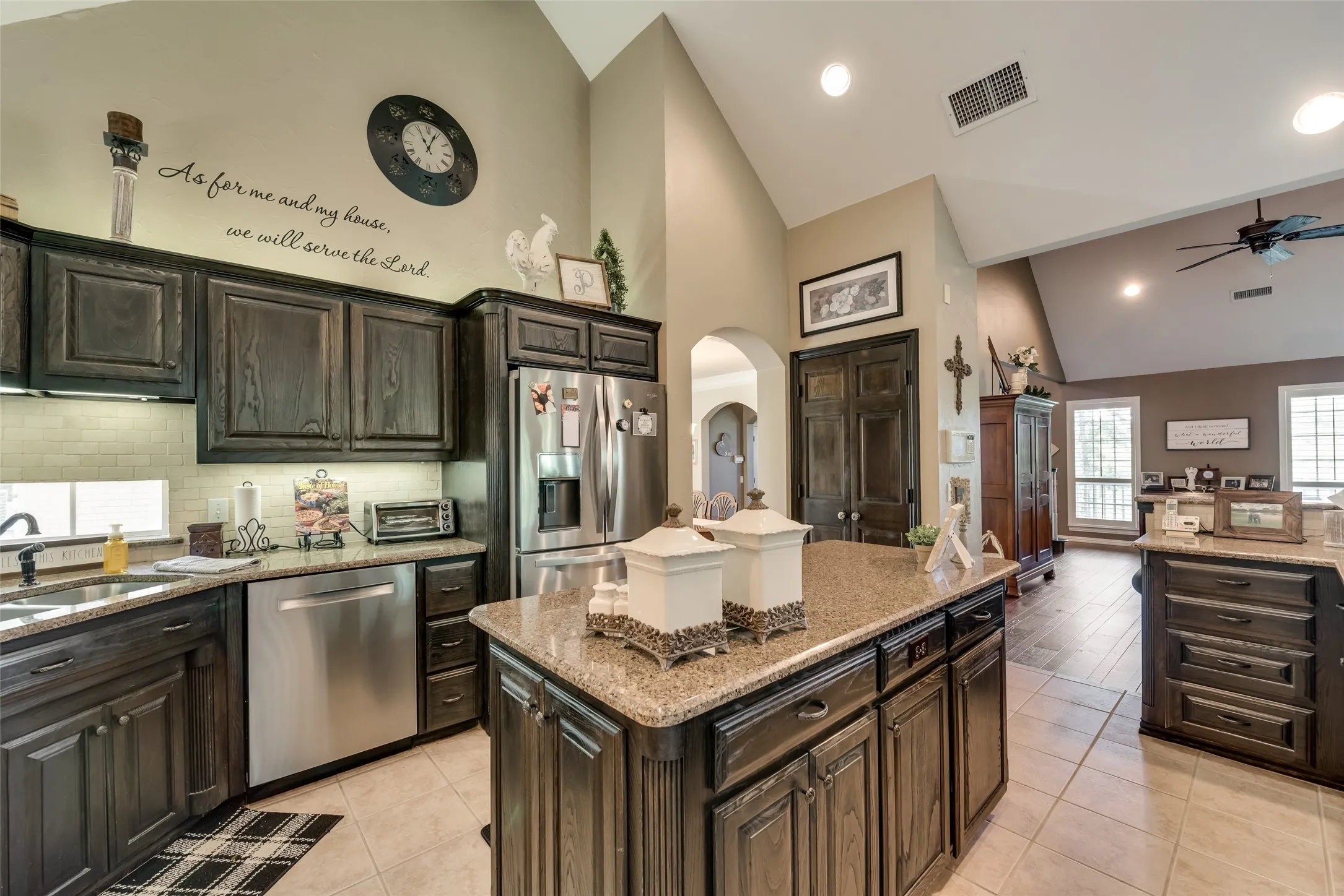 Single Family Residence For Sale in Tarrant County , 3325 Creek Road, Keller, Texas 76248, 3 Bedroom, 5 Bathroom, 3 Garage spaces, 3,470 Sqft, built in 1997, Preowned, mls#21197237, Real Estate Agent in Keller, Homes For Sale in Tarrant county, Homes For Sale in Keller, Realtor in Keller Texas, Real Estate Brokerage Independent Realty Texas, Luminita Cordes Realtor