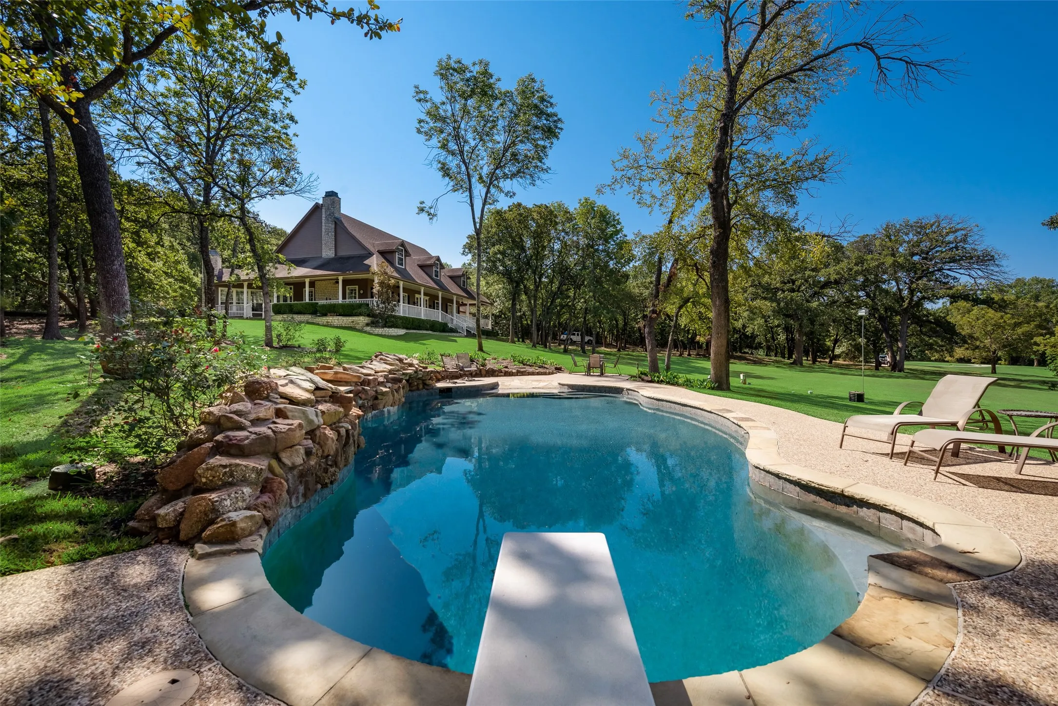 Single Family Residence For Sale in Tarrant County , 3325 Creek Road, Keller, Texas 76248, 3 Bedroom, 5 Bathroom, 3 Garage spaces, 3,470 Sqft, built in 1997, Preowned, mls#21197237, Real Estate Agent in Keller, Homes For Sale in Tarrant county, Homes For Sale in Keller, Realtor in Keller Texas, Real Estate Brokerage Independent Realty Texas, Luminita Cordes Realtor