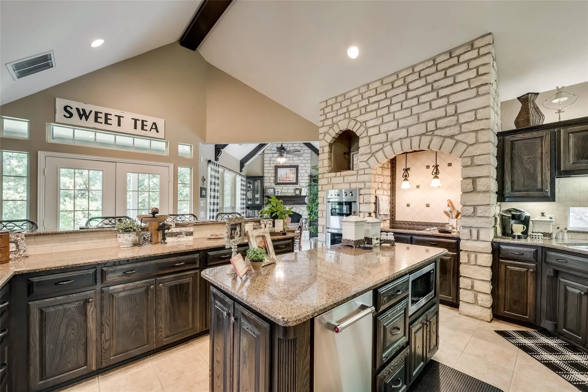 Single Family Residence For Sale in Tarrant County , 3325 Creek Road, Keller, Texas 76248, 3 Bedroom, 5 Bathroom, 3 Garage spaces, 3,470 Sqft, built in 1997, Preowned, mls#21197237, Real Estate Agent in Keller, Homes For Sale in Tarrant county, Homes For Sale in Keller, Realtor in Keller Texas, Real Estate Brokerage Independent Realty Texas, Luminita Cordes Realtor