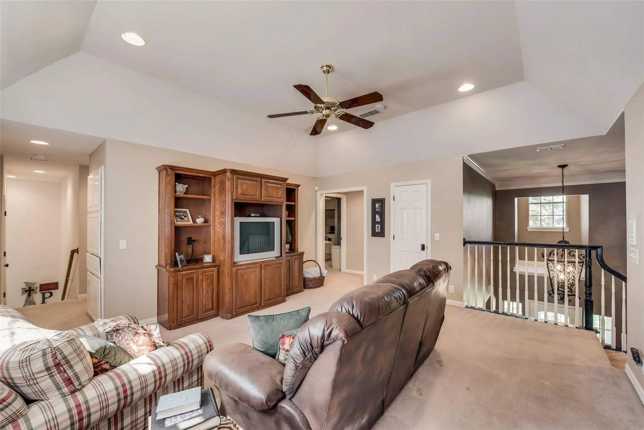 Single Family Residence For Sale in Tarrant County , 3325 Creek Road, Keller, Texas 76248, 3 Bedroom, 5 Bathroom, 3 Garage spaces, 3,470 Sqft, built in 1997, Preowned, mls#21197237, Real Estate Agent in Keller, Homes For Sale in Tarrant county, Homes For Sale in Keller, Realtor in Keller Texas, Real Estate Brokerage Independent Realty Texas, Luminita Cordes Realtor