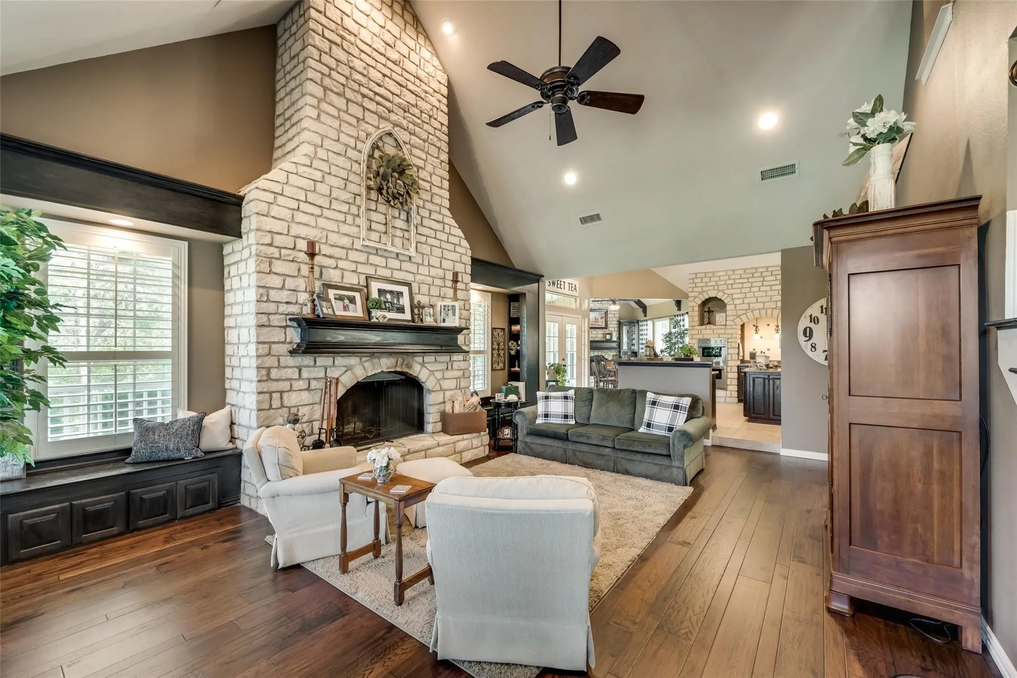 Single Family Residence For Sale in Tarrant County , 3325 Creek Road, Keller, Texas 76248, 3 Bedroom, 5 Bathroom, 3 Garage spaces, 3,470 Sqft, built in 1997, Preowned, mls#21197237, Real Estate Agent in Keller, Homes For Sale in Tarrant county, Homes For Sale in Keller, Realtor in Keller Texas, Real Estate Brokerage Independent Realty Texas, Luminita Cordes Realtor