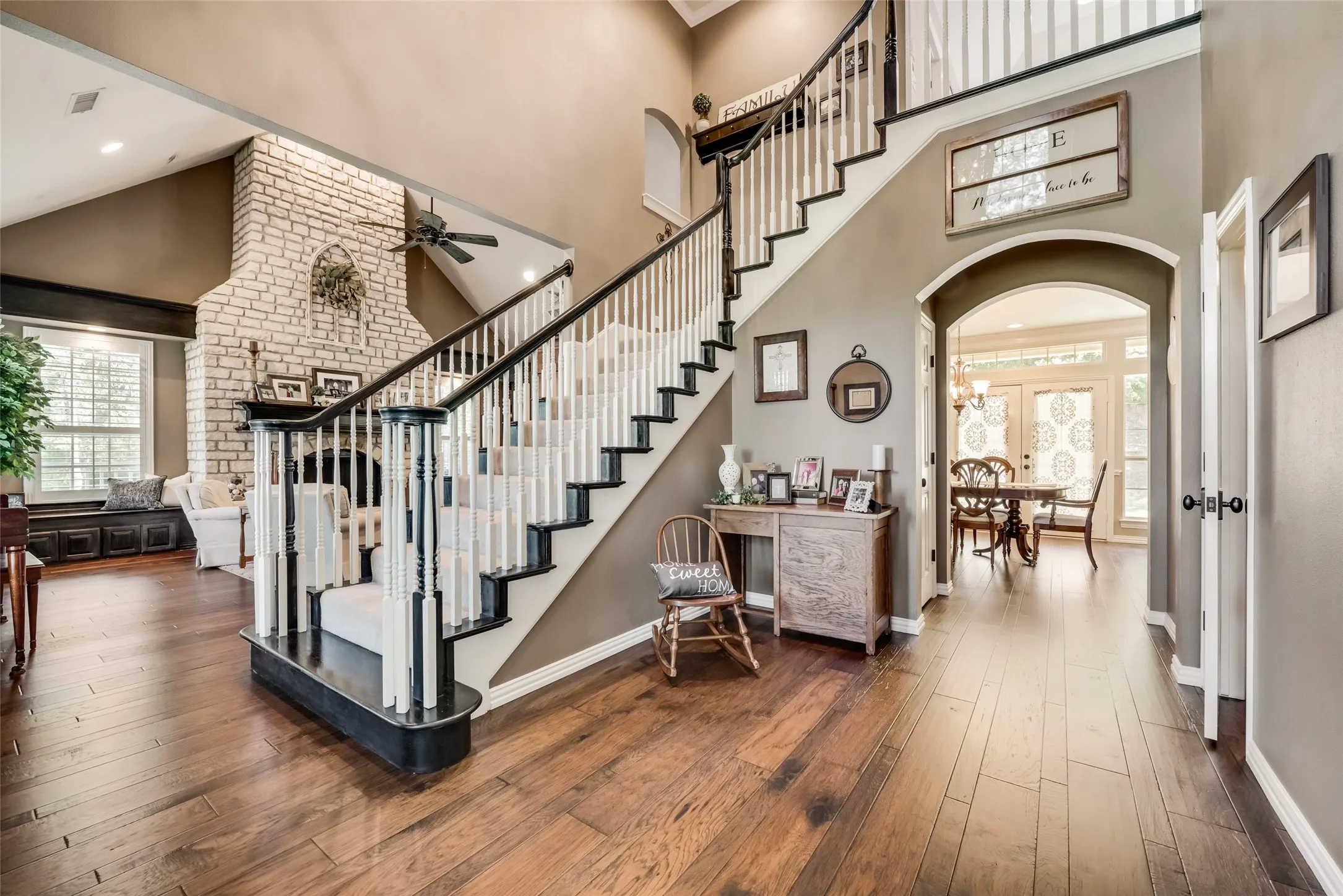 Single Family Residence For Sale in Tarrant County , 3325 Creek Road, Keller, Texas 76248, 3 Bedroom, 5 Bathroom, 3 Garage spaces, 3,470 Sqft, built in 1997, Preowned, mls#21197237, Real Estate Agent in Keller, Homes For Sale in Tarrant county, Homes For Sale in Keller, Realtor in Keller Texas, Real Estate Brokerage Independent Realty Texas, Luminita Cordes Realtor