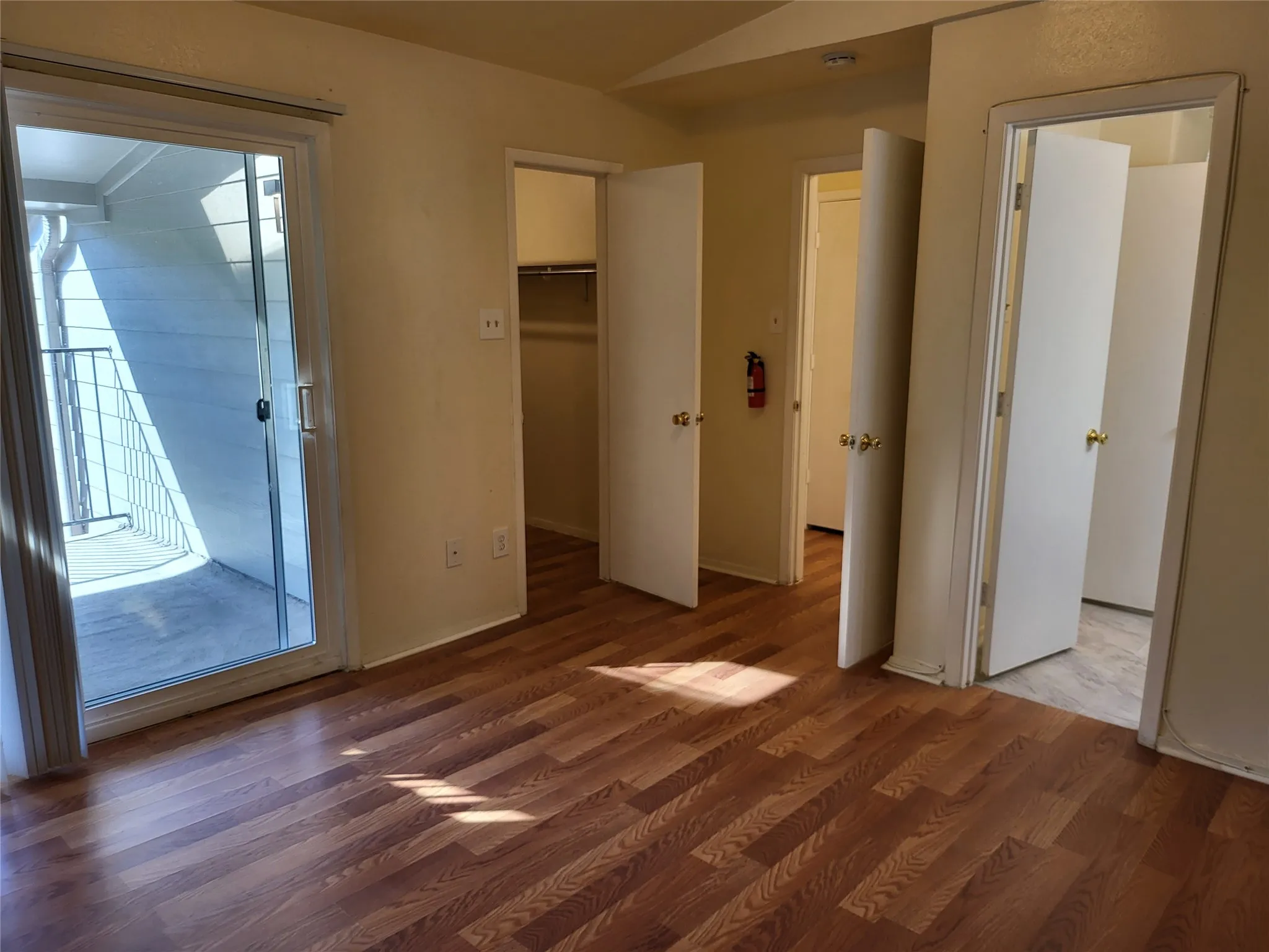 Condominium For Rent in Dallas County , 6900 Skillman Street 111, Dallas, Texas 75231, 2 Bedroom, 2 Bathroom, Garage spaces, 1,024 Sqft, built in 1981, Preowned, mls#21197262, Real Estate Agent in Dallas, Homes For Rent in Dallas county, Homes For Rent in Dallas, Realtor in Dallas Texas, Real Estate Brokerage Independent Realty Texas, Luminita Cordes Realtor