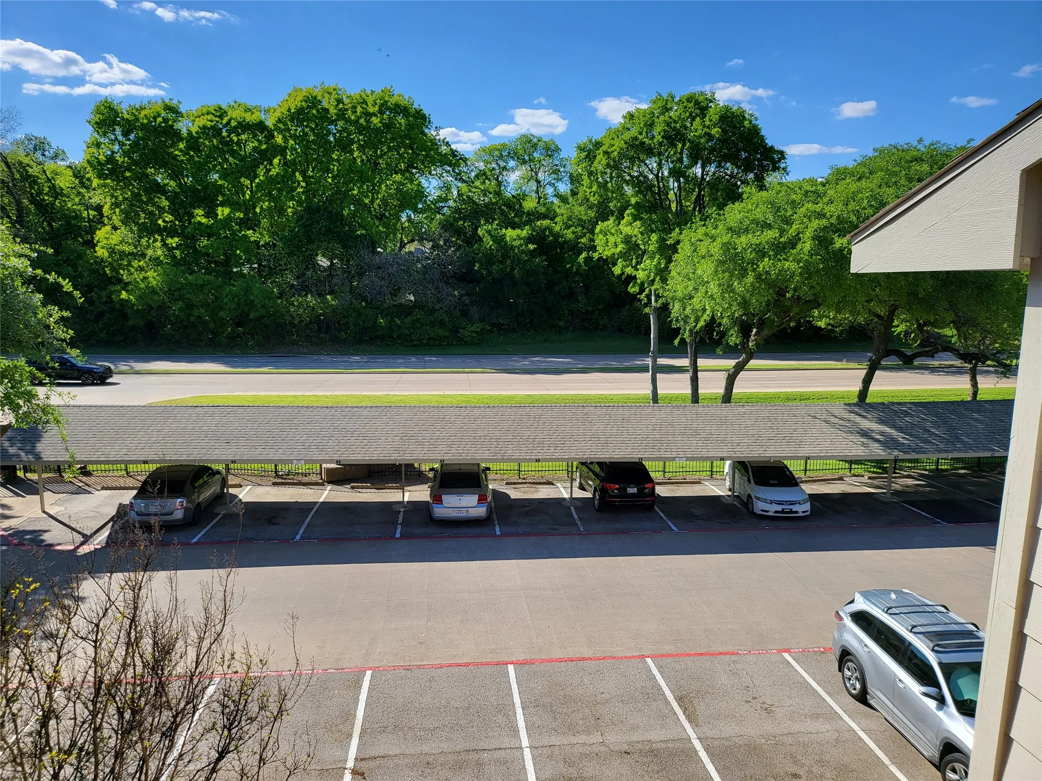 Condominium For Rent in Dallas County , 6900 Skillman Street 111, Dallas, Texas 75231, 2 Bedroom, 2 Bathroom, Garage spaces, 1,024 Sqft, built in 1981, Preowned, mls#21197262, Real Estate Agent in Dallas, Homes For Rent in Dallas county, Homes For Rent in Dallas, Realtor in Dallas Texas, Real Estate Brokerage Independent Realty Texas, Luminita Cordes Realtor