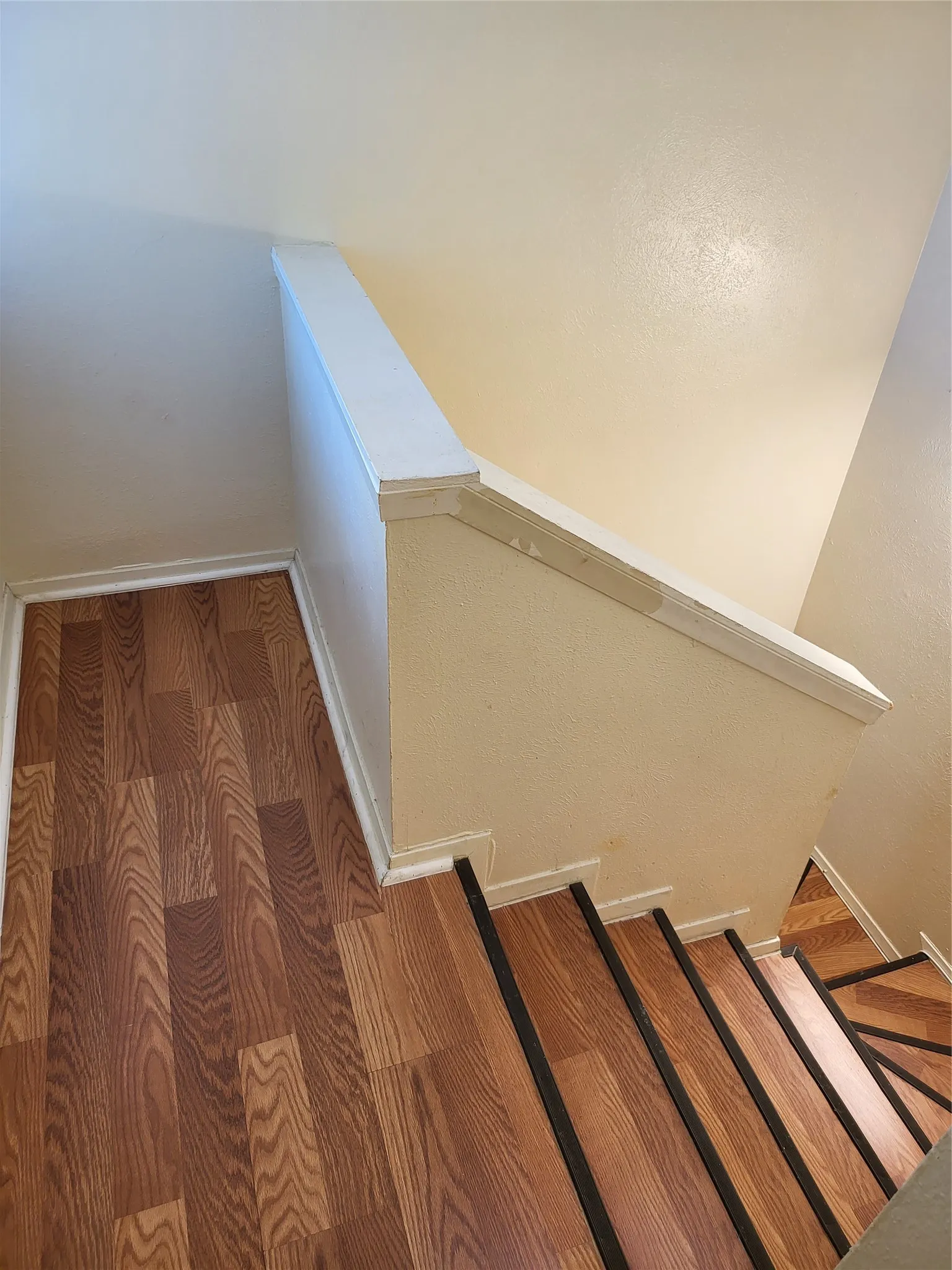 Condominium For Rent in Dallas County , 6900 Skillman Street 111, Dallas, Texas 75231, 2 Bedroom, 2 Bathroom, Garage spaces, 1,024 Sqft, built in 1981, Preowned, mls#21197262, Real Estate Agent in Dallas, Homes For Rent in Dallas county, Homes For Rent in Dallas, Realtor in Dallas Texas, Real Estate Brokerage Independent Realty Texas, Luminita Cordes Realtor