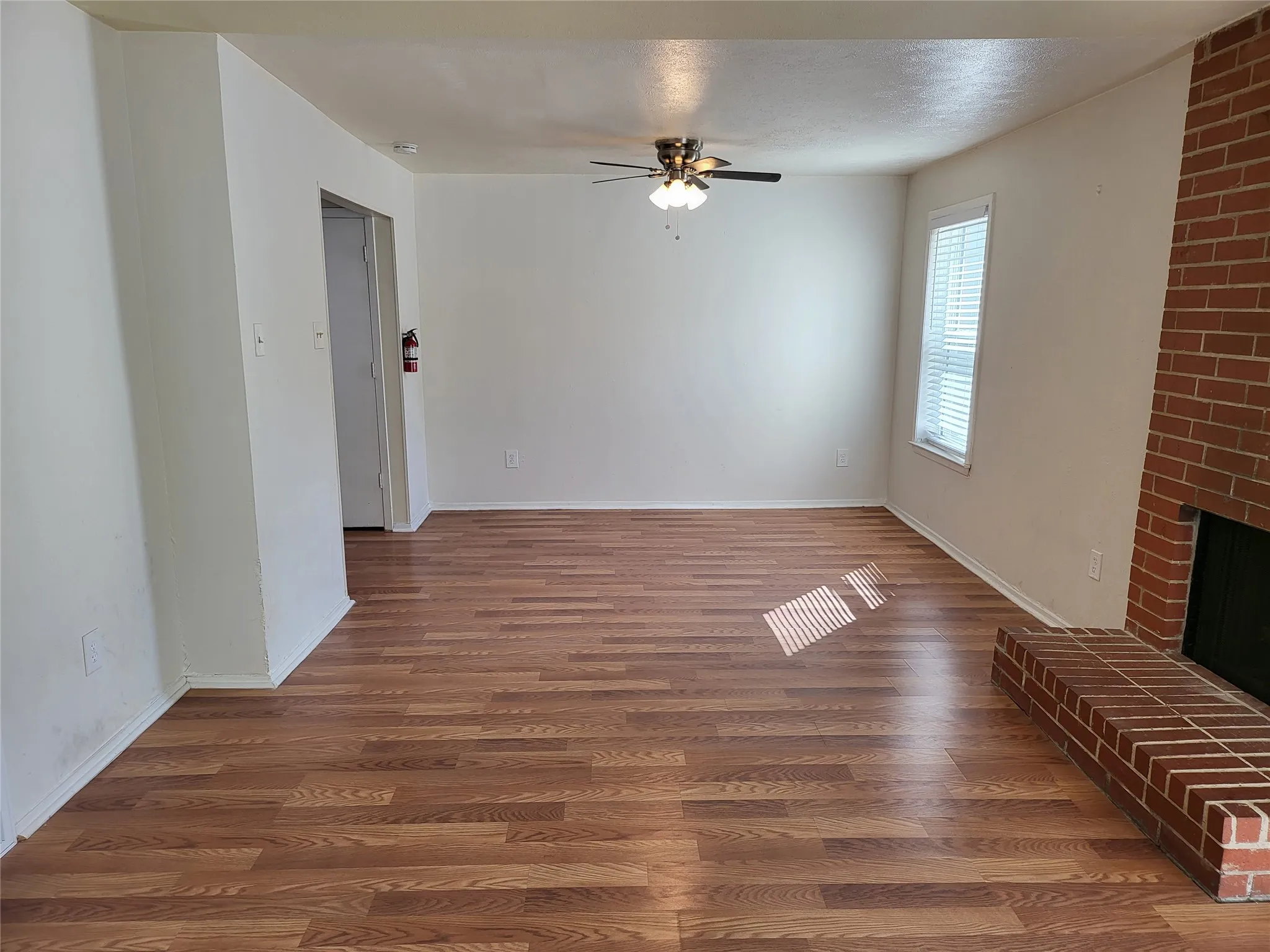 Condominium For Rent in Dallas County , 6900 Skillman Street 111, Dallas, Texas 75231, 2 Bedroom, 2 Bathroom, Garage spaces, 1,024 Sqft, built in 1981, Preowned, mls#21197262, Real Estate Agent in Dallas, Homes For Rent in Dallas county, Homes For Rent in Dallas, Realtor in Dallas Texas, Real Estate Brokerage Independent Realty Texas, Luminita Cordes Realtor
