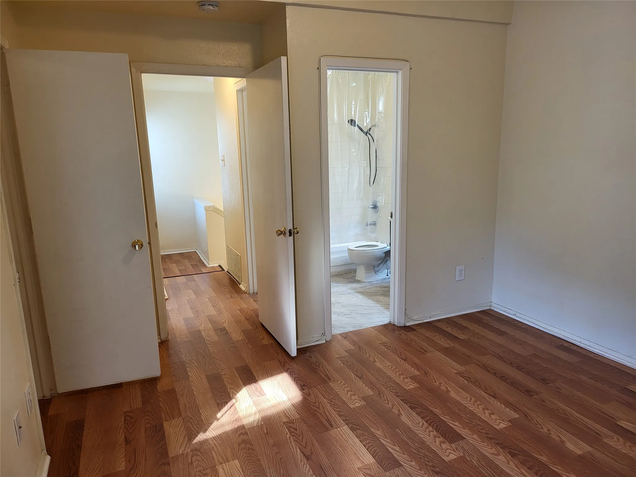 Condominium For Rent in Dallas County , 6900 Skillman Street 111, Dallas, Texas 75231, 2 Bedroom, 2 Bathroom, Garage spaces, 1,024 Sqft, built in 1981, Preowned, mls#21197262, Real Estate Agent in Dallas, Homes For Rent in Dallas county, Homes For Rent in Dallas, Realtor in Dallas Texas, Real Estate Brokerage Independent Realty Texas, Luminita Cordes Realtor