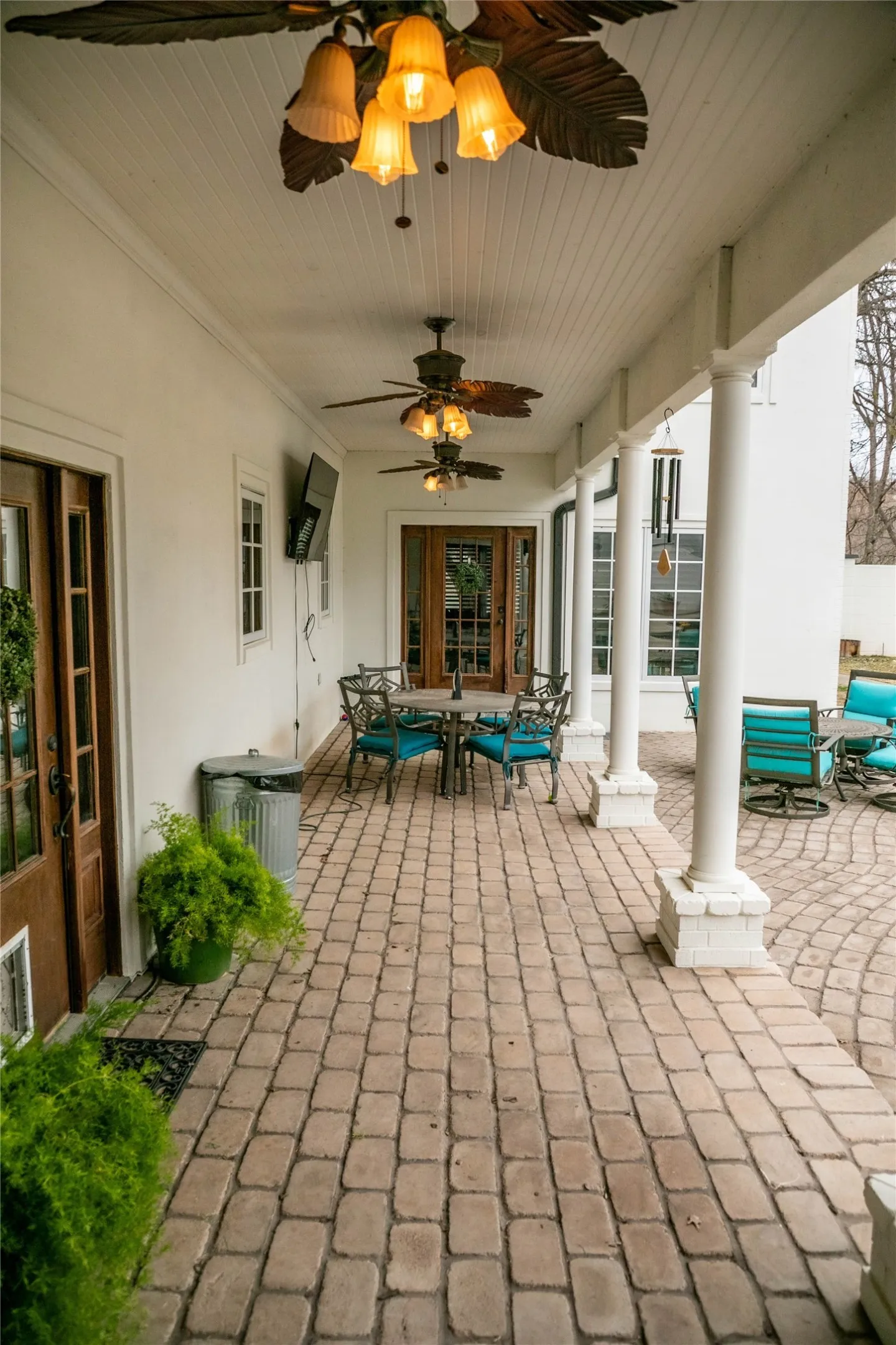 Single Family Residence For Sale in Young County , 917 East Street, Graham, Texas 76450, 4 Bedroom, 4 Bathroom, 2 Garage spaces, 5,151 Sqft, built in 1997, Preowned, mls#21192205, Real Estate Agent in Graham, Homes For Sale in Young county, Homes For Sale in Graham, Realtor in Graham Texas, Real Estate Brokerage Independent Realty Texas, Luminita Cordes Realtor