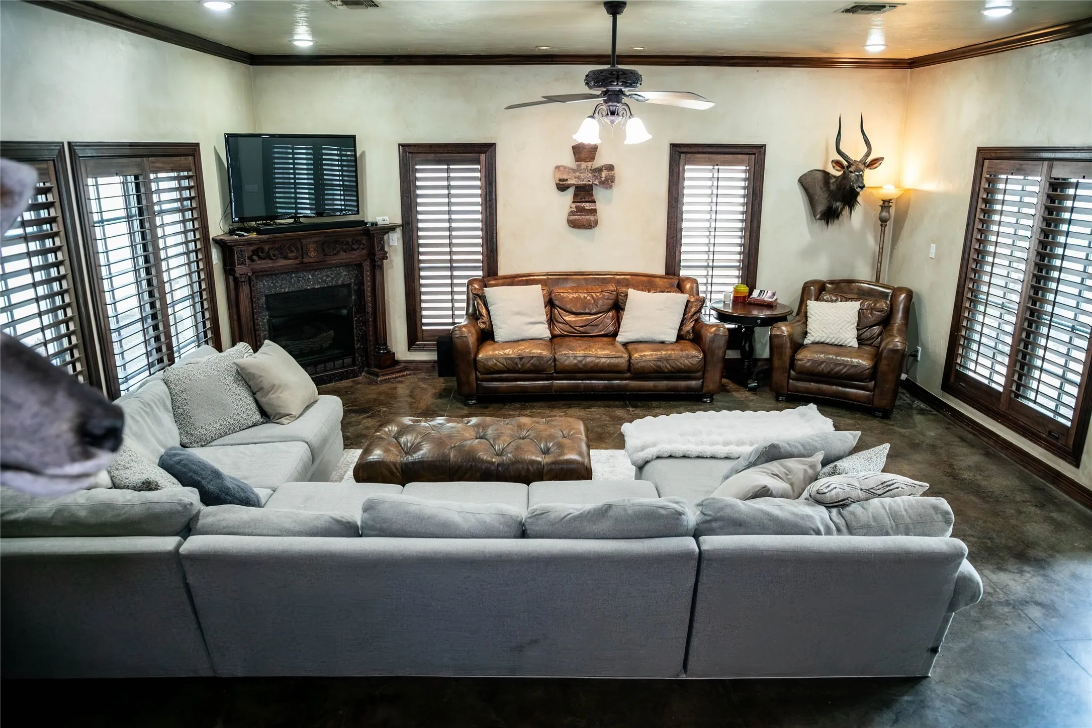 Single Family Residence For Sale in Young County , 917 East Street, Graham, Texas 76450, 4 Bedroom, 4 Bathroom, 2 Garage spaces, 5,151 Sqft, built in 1997, Preowned, mls#21192205, Real Estate Agent in Graham, Homes For Sale in Young county, Homes For Sale in Graham, Realtor in Graham Texas, Real Estate Brokerage Independent Realty Texas, Luminita Cordes Realtor