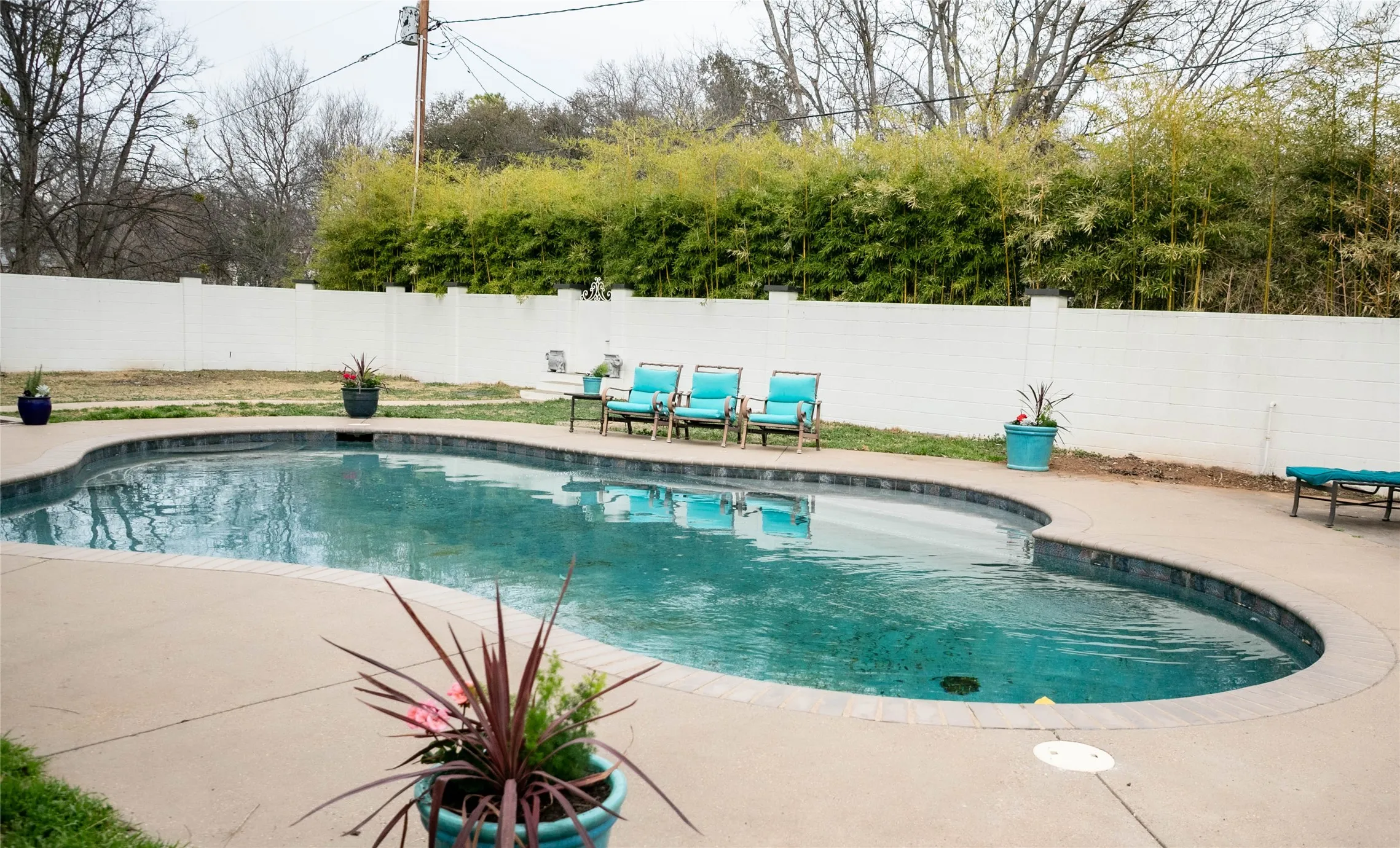 Single Family Residence For Sale in Young County , 917 East Street, Graham, Texas 76450, 4 Bedroom, 4 Bathroom, 2 Garage spaces, 5,151 Sqft, built in 1997, Preowned, mls#21192205, Real Estate Agent in Graham, Homes For Sale in Young county, Homes For Sale in Graham, Realtor in Graham Texas, Real Estate Brokerage Independent Realty Texas, Luminita Cordes Realtor