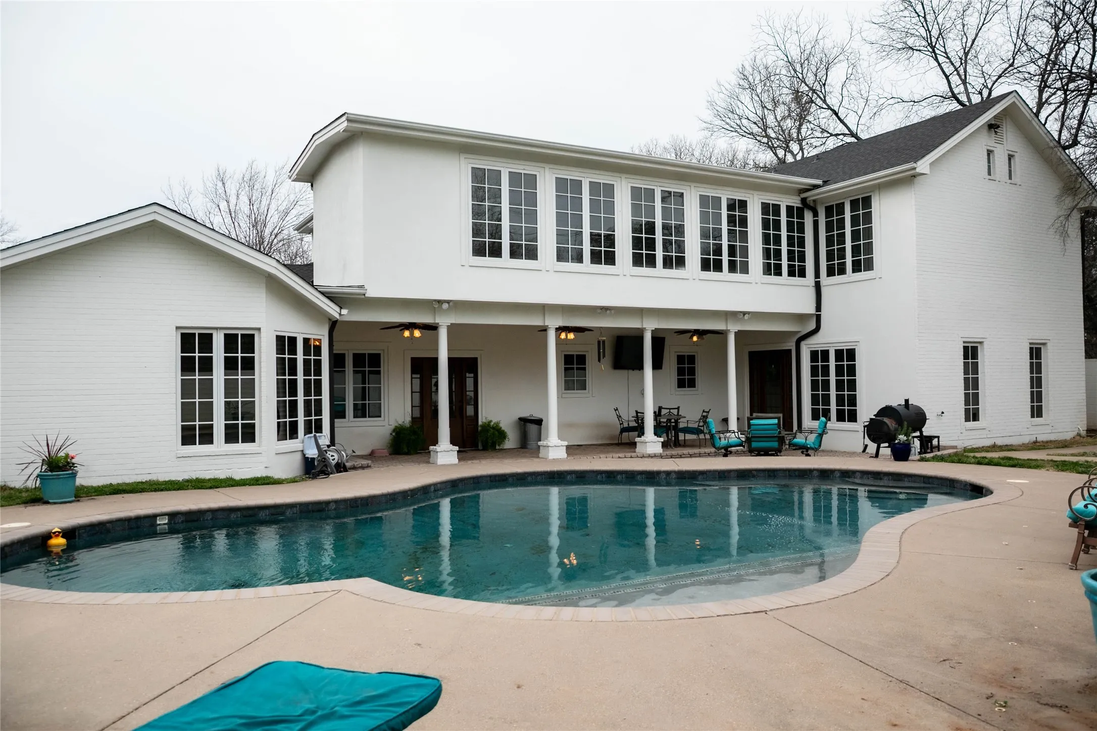 Single Family Residence For Sale in Young County , 917 East Street, Graham, Texas 76450, 4 Bedroom, 4 Bathroom, 2 Garage spaces, 5,151 Sqft, built in 1997, Preowned, mls#21192205, Real Estate Agent in Graham, Homes For Sale in Young county, Homes For Sale in Graham, Realtor in Graham Texas, Real Estate Brokerage Independent Realty Texas, Luminita Cordes Realtor