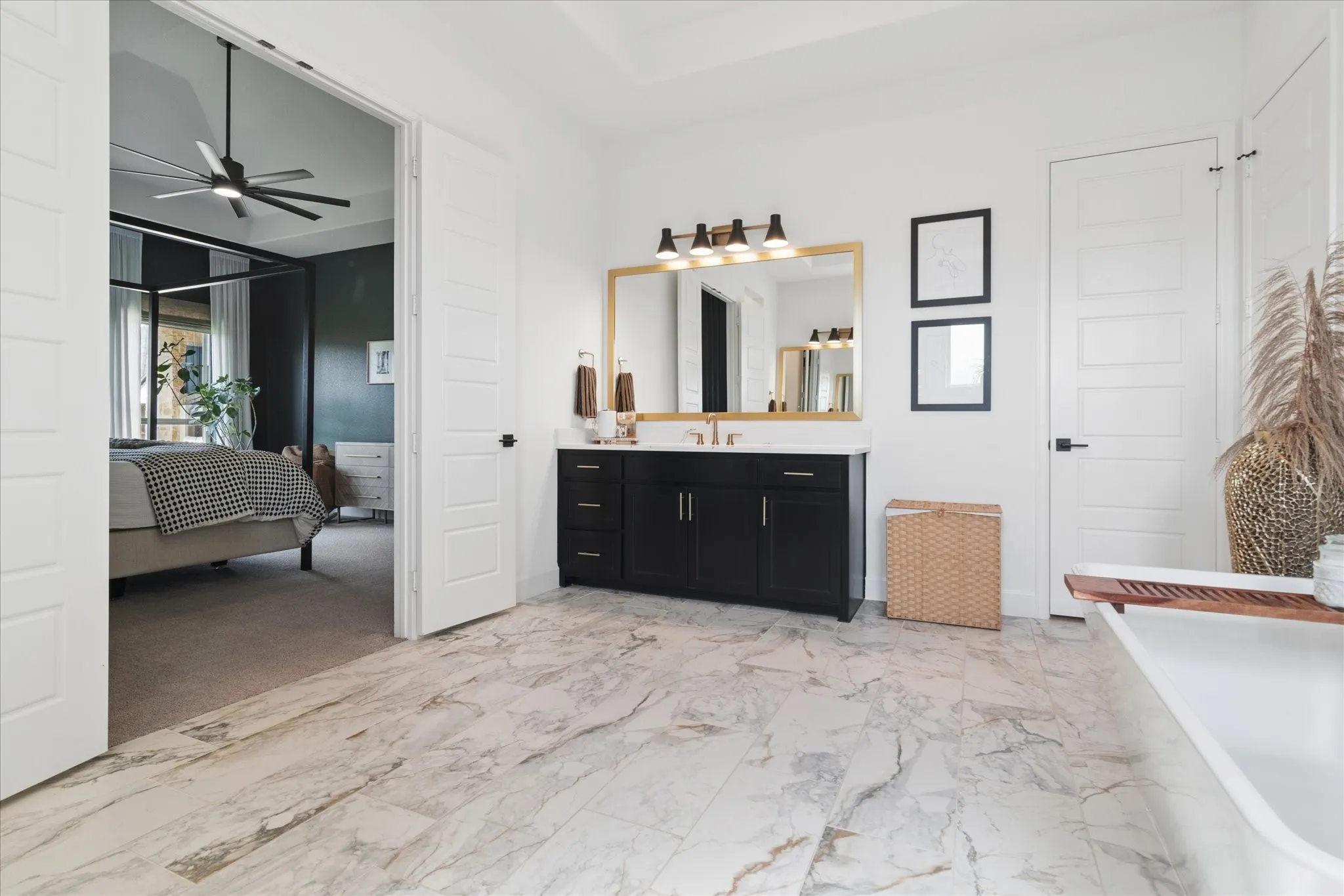 Single Family Residence For Sale in Tarrant County , 582 Broadleaf Way, Haslet, Texas 76052, 4 Bedroom, 4 Bathroom, 3 Garage spaces, 3,494 Sqft, built in 2022, Preowned, mls#21193803, Real Estate Agent in Haslet, Homes For Sale in Tarrant county, Homes For Sale in Haslet, Realtor in Haslet Texas, Real Estate Brokerage Independent Realty Texas, Luminita Cordes Realtor