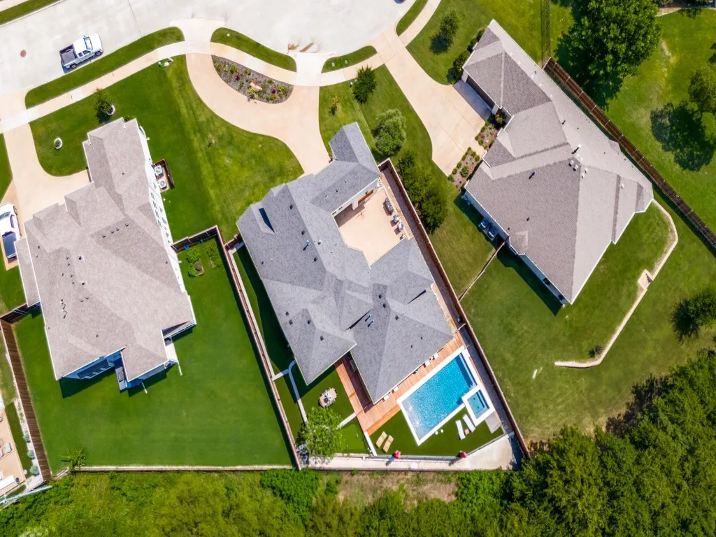 Bird's eye view of a pool area