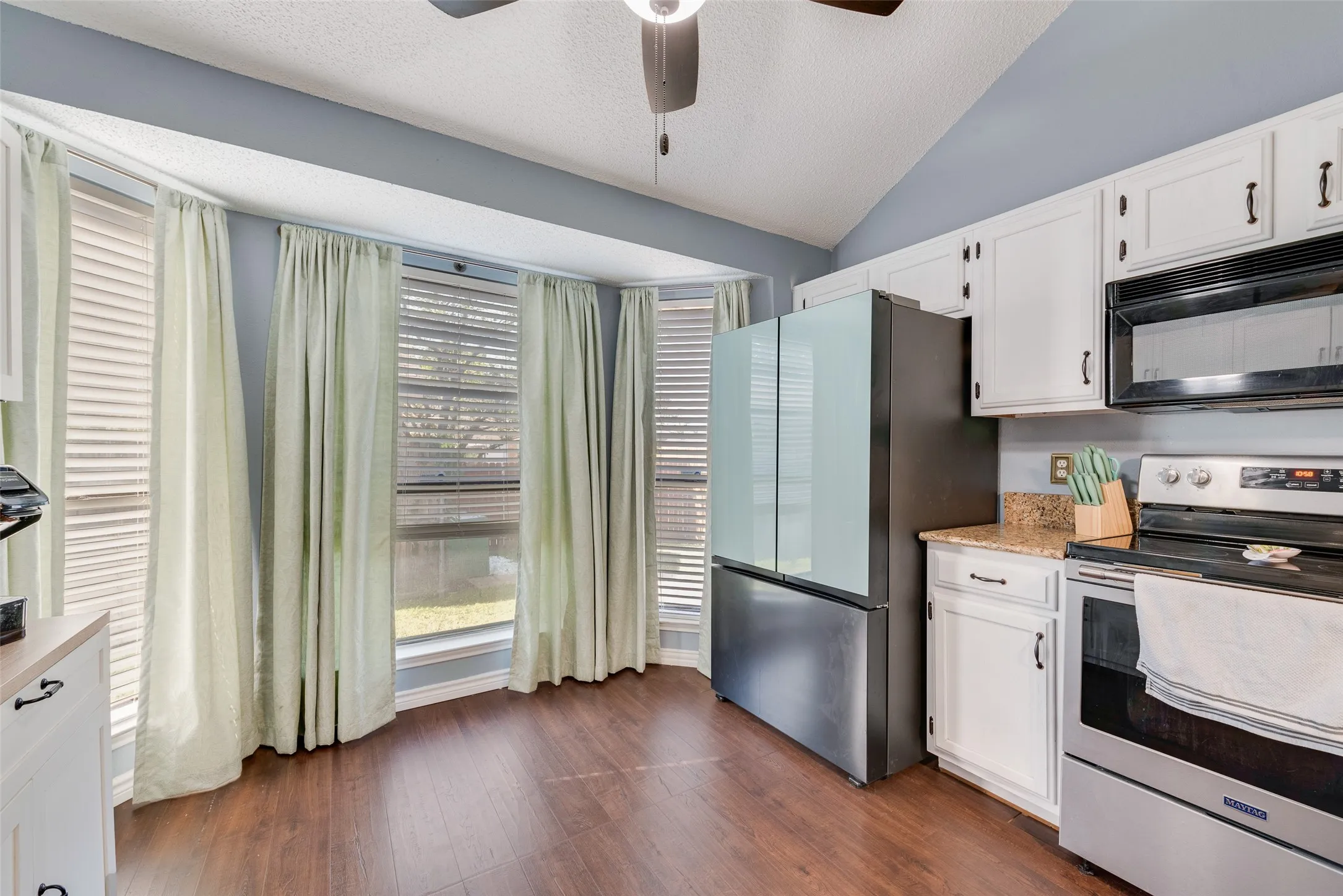 Single Family Residence For Sale in Dallas County , 1144 Morningside Court, Mesquite, Texas 75150, 2 Bedroom, 1 Bathroom, Garage spaces, 908 Sqft, built in 1986, mls#21197123, Real Estate Agent in Mesquite, Homes For Sale in Dallas county, Homes For Sale in Mesquite, Realtor in Mesquite Texas, Real Estate Brokerage Independent Realty Texas, Luminita Cordes Realtor