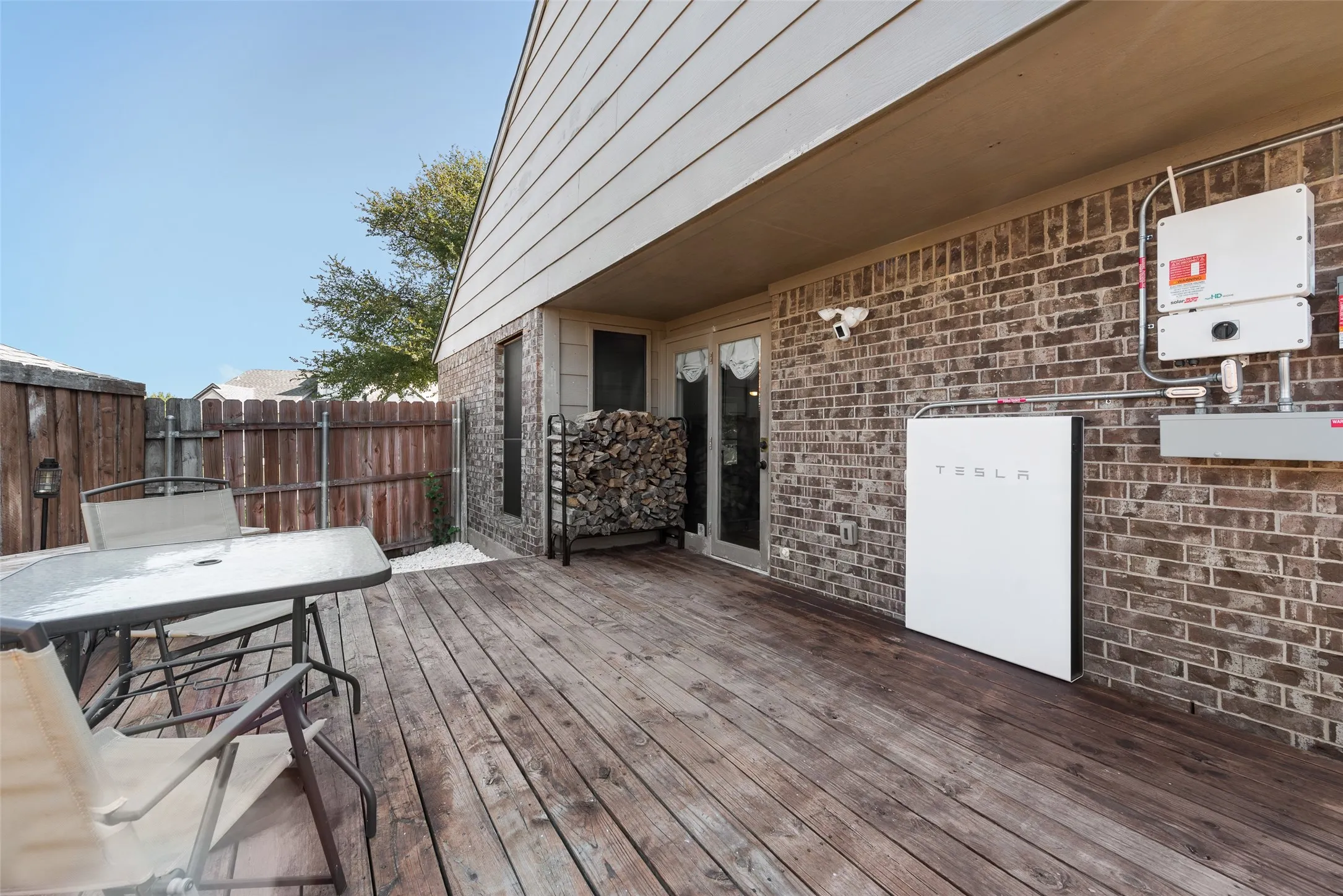 Single Family Residence For Sale in Dallas County , 1144 Morningside Court, Mesquite, Texas 75150, 2 Bedroom, 1 Bathroom, Garage spaces, 908 Sqft, built in 1986, mls#21197123, Real Estate Agent in Mesquite, Homes For Sale in Dallas county, Homes For Sale in Mesquite, Realtor in Mesquite Texas, Real Estate Brokerage Independent Realty Texas, Luminita Cordes Realtor