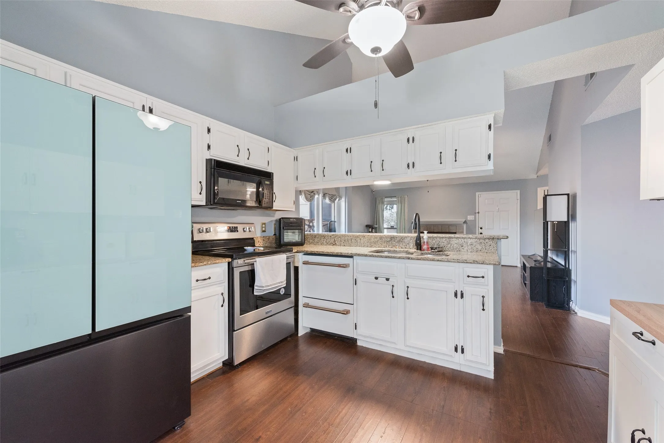 Single Family Residence For Sale in Dallas County , 1144 Morningside Court, Mesquite, Texas 75150, 2 Bedroom, 1 Bathroom, Garage spaces, 908 Sqft, built in 1986, mls#21197123, Real Estate Agent in Mesquite, Homes For Sale in Dallas county, Homes For Sale in Mesquite, Realtor in Mesquite Texas, Real Estate Brokerage Independent Realty Texas, Luminita Cordes Realtor