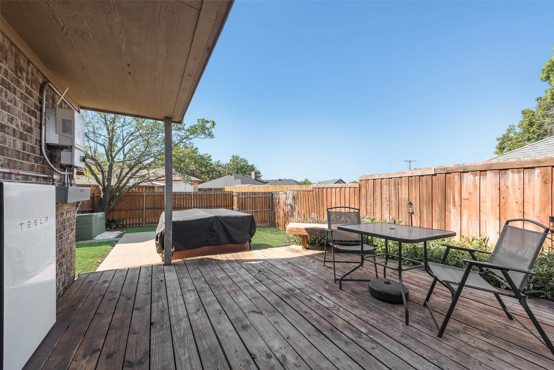 Single Family Residence For Sale in Dallas County , 1144 Morningside Court, Mesquite, Texas 75150, 2 Bedroom, 1 Bathroom, Garage spaces, 908 Sqft, built in 1986, mls#21197123, Real Estate Agent in Mesquite, Homes For Sale in Dallas county, Homes For Sale in Mesquite, Realtor in Mesquite Texas, Real Estate Brokerage Independent Realty Texas, Luminita Cordes Realtor