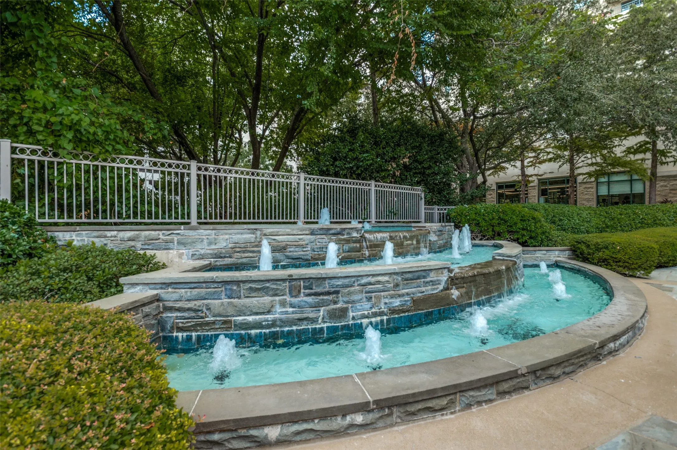 Condominium For Sale in Dallas County , 2828 Hood Street 907, Dallas, Texas 75219, 3 Bedroom, 4 Bathroom, 3 Garage spaces, 3,993 Sqft, built in 2000, Preowned, mls#21196201, Real Estate Agent in Dallas, Homes For Sale in Dallas county, Homes For Sale in Dallas, Realtor in Dallas Texas, Real Estate Brokerage Independent Realty Texas, Luminita Cordes Realtor