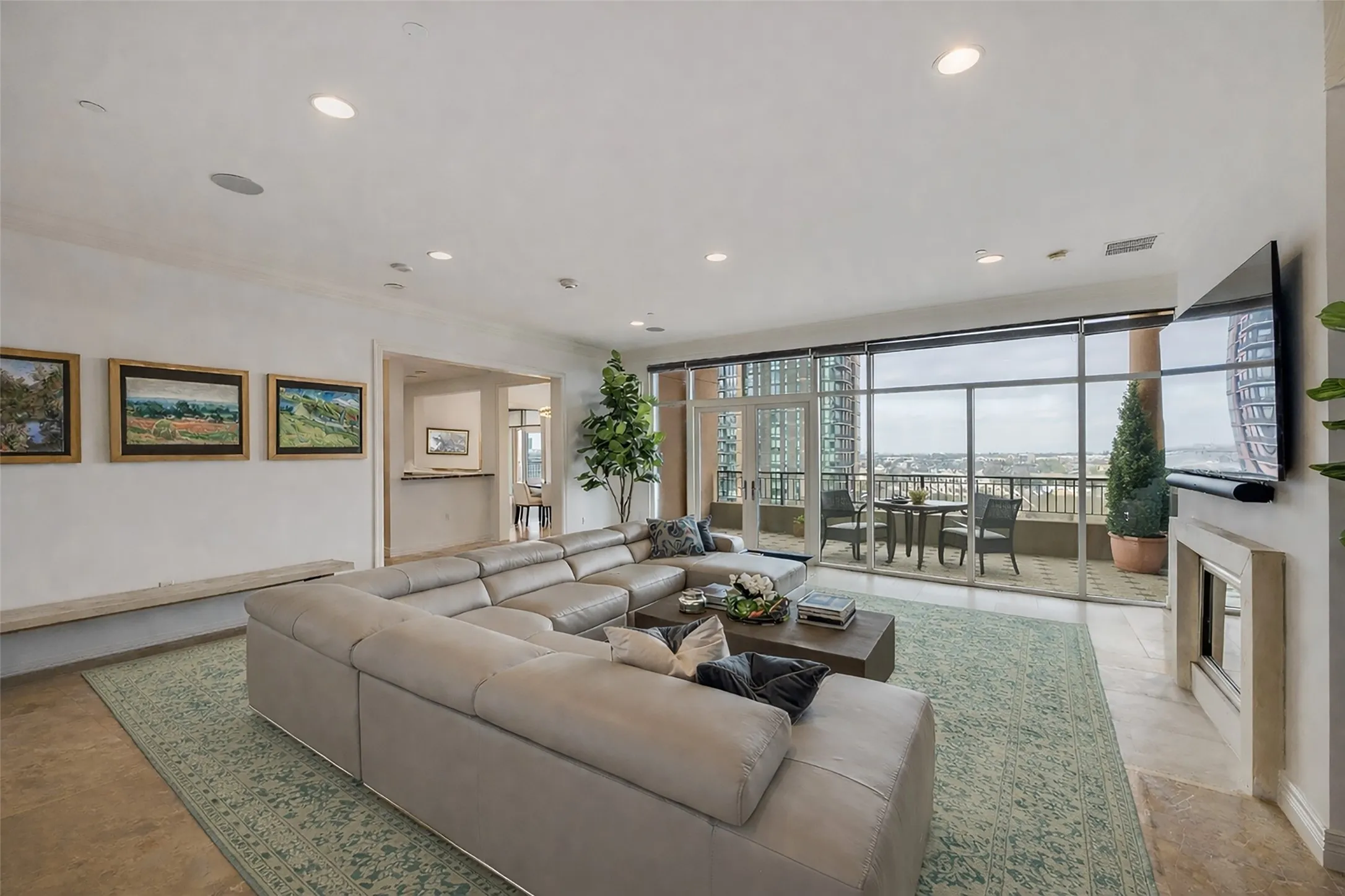 Condominium For Sale in Dallas County , 2828 Hood Street 907, Dallas, Texas 75219, 3 Bedroom, 4 Bathroom, 3 Garage spaces, 3,993 Sqft, built in 2000, Preowned, mls#21196201, Real Estate Agent in Dallas, Homes For Sale in Dallas county, Homes For Sale in Dallas, Realtor in Dallas Texas, Real Estate Brokerage Independent Realty Texas, Luminita Cordes Realtor