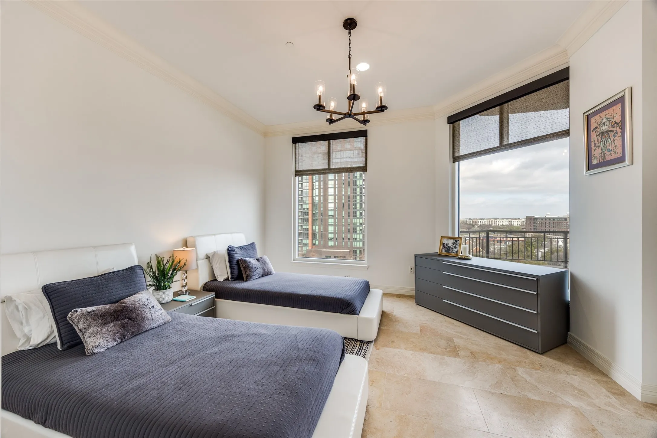 Condominium For Sale in Dallas County , 2828 Hood Street 907, Dallas, Texas 75219, 3 Bedroom, 4 Bathroom, 3 Garage spaces, 3,993 Sqft, built in 2000, Preowned, mls#21196201, Real Estate Agent in Dallas, Homes For Sale in Dallas county, Homes For Sale in Dallas, Realtor in Dallas Texas, Real Estate Brokerage Independent Realty Texas, Luminita Cordes Realtor