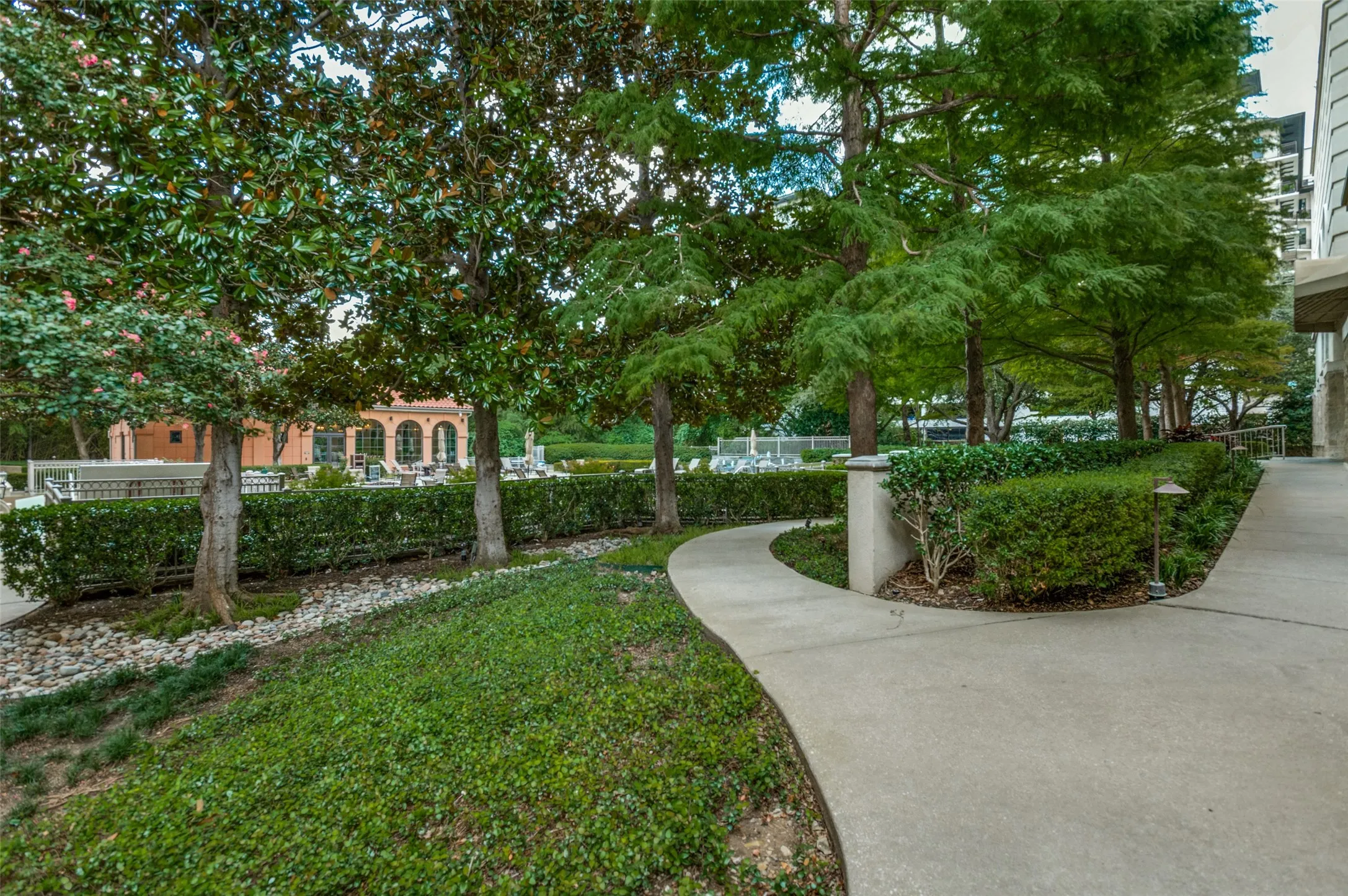 Condominium For Sale in Dallas County , 2828 Hood Street 907, Dallas, Texas 75219, 3 Bedroom, 4 Bathroom, 3 Garage spaces, 3,993 Sqft, built in 2000, Preowned, mls#21196201, Real Estate Agent in Dallas, Homes For Sale in Dallas county, Homes For Sale in Dallas, Realtor in Dallas Texas, Real Estate Brokerage Independent Realty Texas, Luminita Cordes Realtor