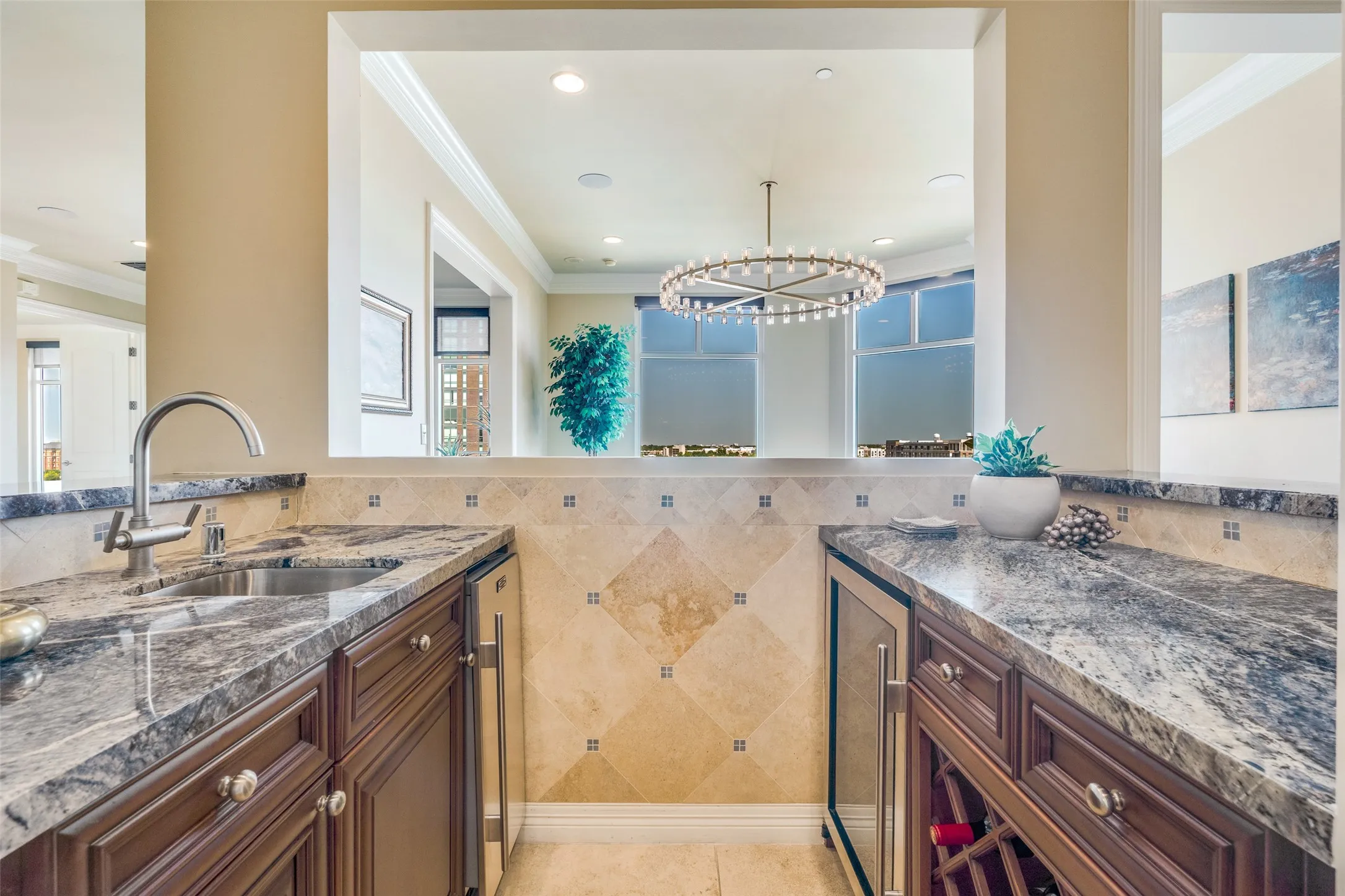 Condominium For Sale in Dallas County , 2828 Hood Street 907, Dallas, Texas 75219, 3 Bedroom, 4 Bathroom, 3 Garage spaces, 3,993 Sqft, built in 2000, Preowned, mls#21196201, Real Estate Agent in Dallas, Homes For Sale in Dallas county, Homes For Sale in Dallas, Realtor in Dallas Texas, Real Estate Brokerage Independent Realty Texas, Luminita Cordes Realtor