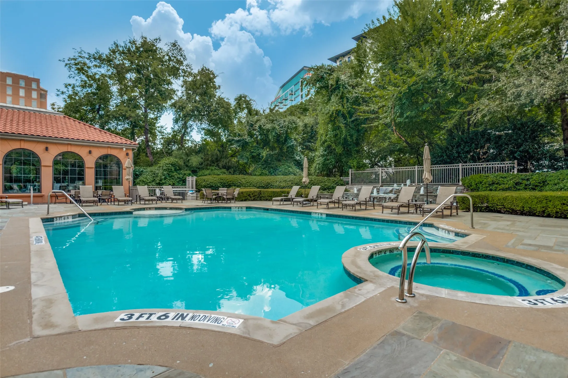 Condominium For Sale in Dallas County , 2828 Hood Street 907, Dallas, Texas 75219, 3 Bedroom, 4 Bathroom, 3 Garage spaces, 3,993 Sqft, built in 2000, Preowned, mls#21196201, Real Estate Agent in Dallas, Homes For Sale in Dallas county, Homes For Sale in Dallas, Realtor in Dallas Texas, Real Estate Brokerage Independent Realty Texas, Luminita Cordes Realtor
