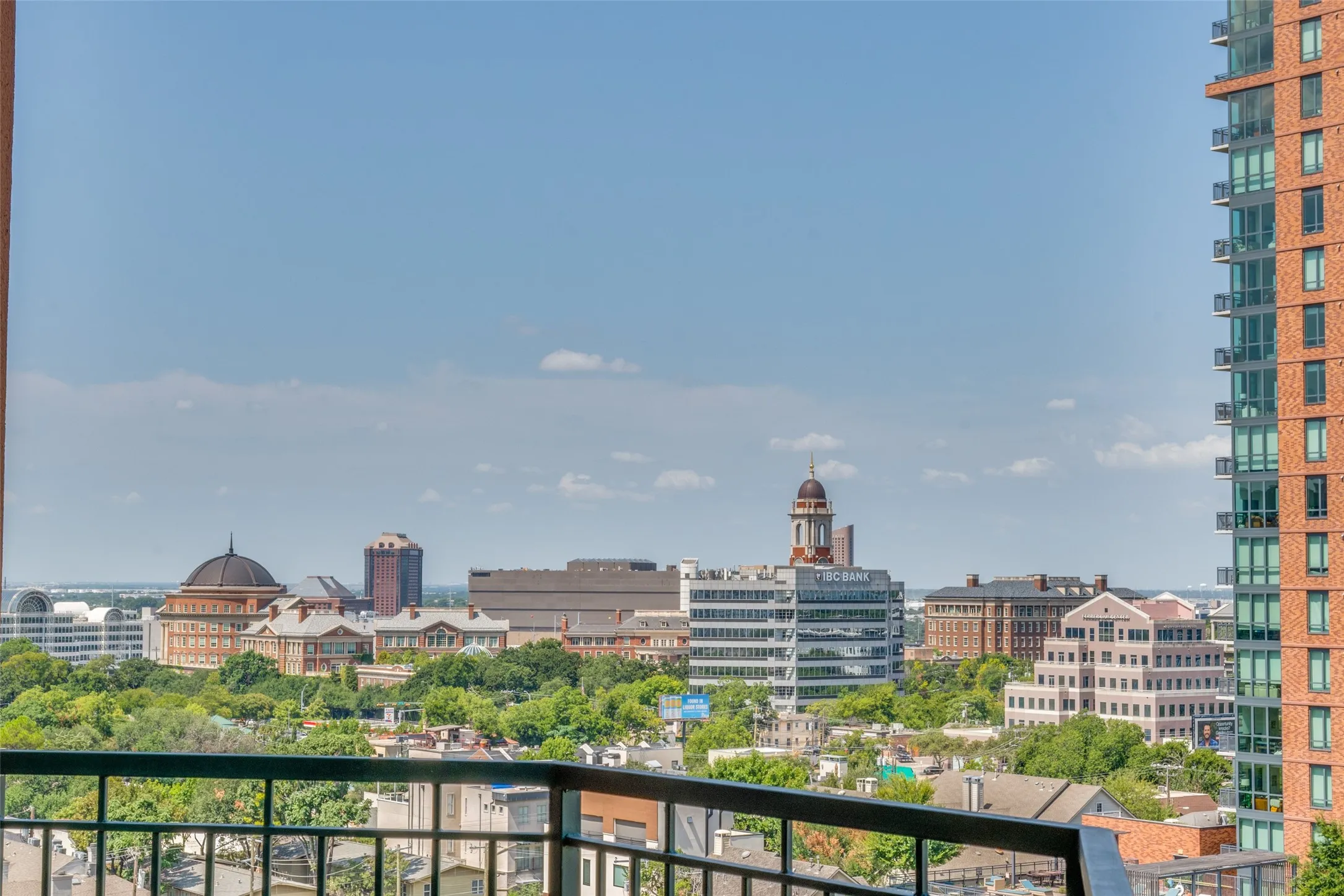 Condominium For Sale in Dallas County , 2828 Hood Street 907, Dallas, Texas 75219, 3 Bedroom, 4 Bathroom, 3 Garage spaces, 3,993 Sqft, built in 2000, Preowned, mls#21196201, Real Estate Agent in Dallas, Homes For Sale in Dallas county, Homes For Sale in Dallas, Realtor in Dallas Texas, Real Estate Brokerage Independent Realty Texas, Luminita Cordes Realtor