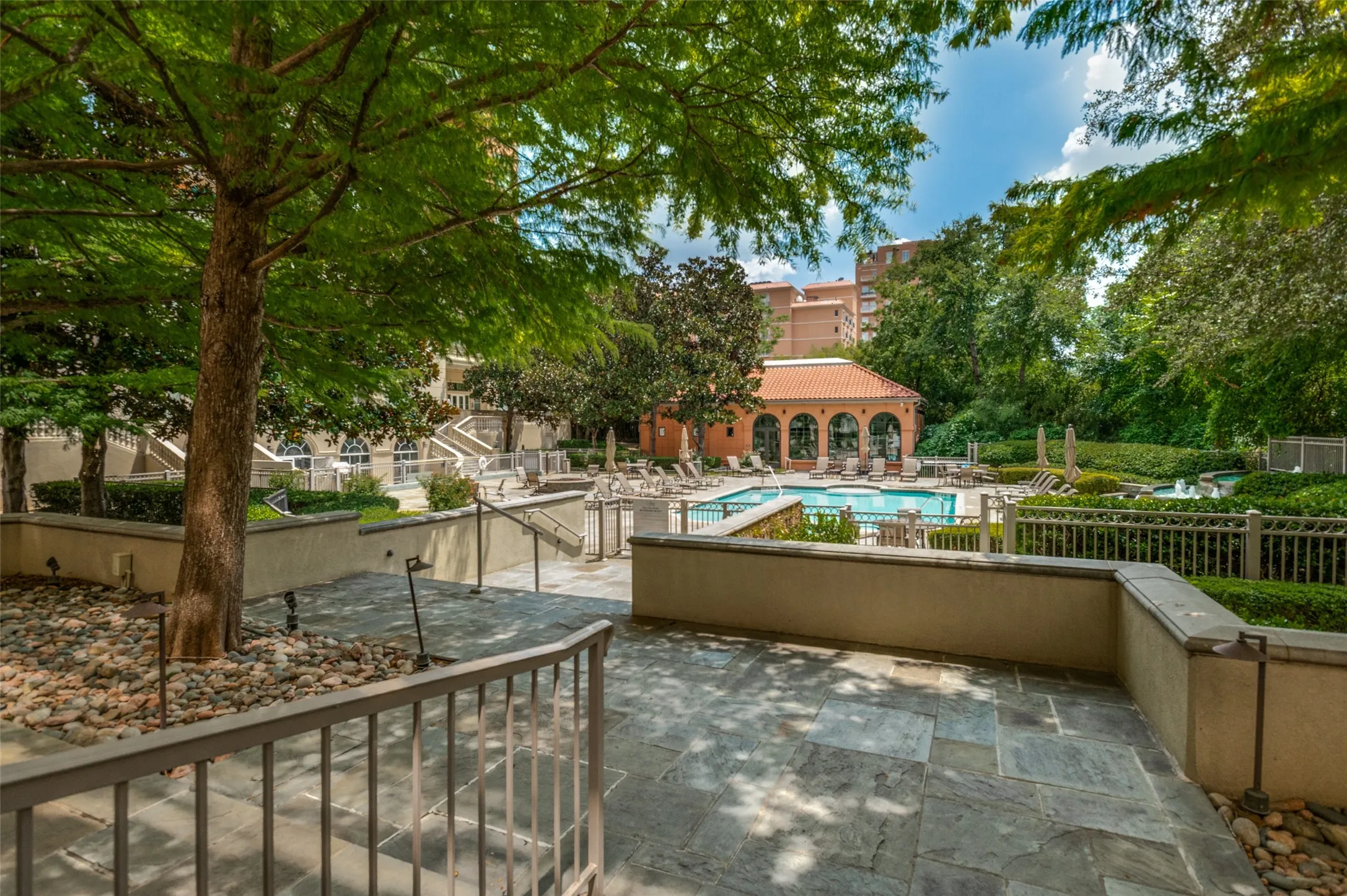 Condominium For Sale in Dallas County , 2828 Hood Street 907, Dallas, Texas 75219, 3 Bedroom, 4 Bathroom, 3 Garage spaces, 3,993 Sqft, built in 2000, Preowned, mls#21196201, Real Estate Agent in Dallas, Homes For Sale in Dallas county, Homes For Sale in Dallas, Realtor in Dallas Texas, Real Estate Brokerage Independent Realty Texas, Luminita Cordes Realtor