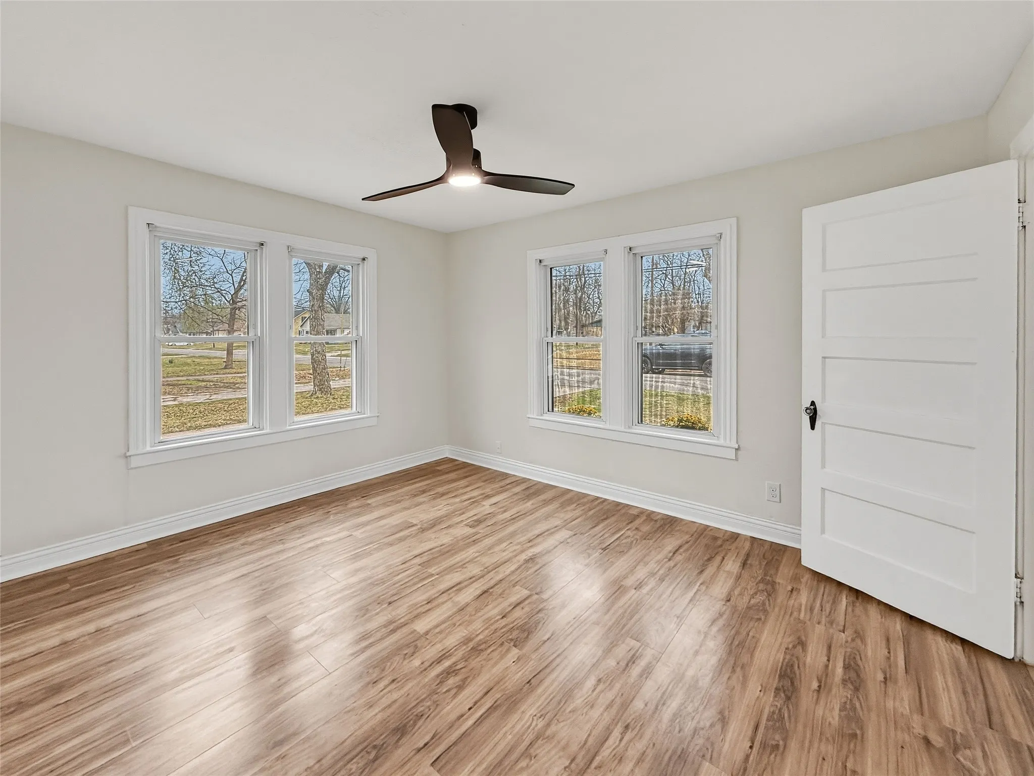 Single Family Residence For Sale in Hopkins County , 304 Texas Street, Sulphur Springs, Texas 75482, 2 Bedroom, 2 Bathroom, Garage spaces, 1,008 Sqft, built in 1930, mls#21197174, Real Estate Agent in Sulphur Springs, Homes For Sale in Hopkins county, Homes For Sale in Sulphur Springs, Realtor in Sulphur Springs Texas, Real Estate Brokerage Independent Realty Texas, Luminita Cordes Realtor
