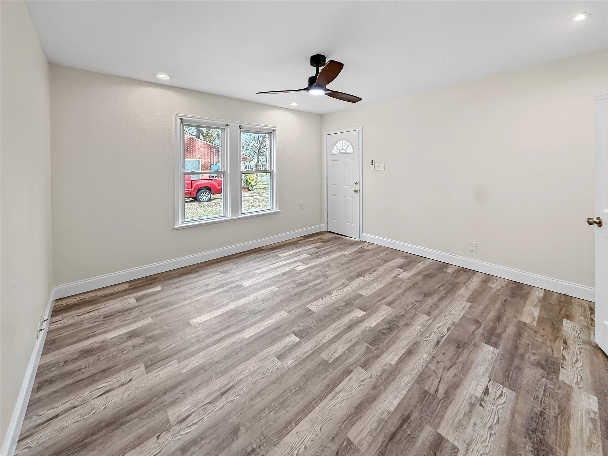 Single Family Residence For Sale in Hopkins County , 304 Texas Street, Sulphur Springs, Texas 75482, 2 Bedroom, 2 Bathroom, Garage spaces, 1,008 Sqft, built in 1930, mls#21197174, Real Estate Agent in Sulphur Springs, Homes For Sale in Hopkins county, Homes For Sale in Sulphur Springs, Realtor in Sulphur Springs Texas, Real Estate Brokerage Independent Realty Texas, Luminita Cordes Realtor