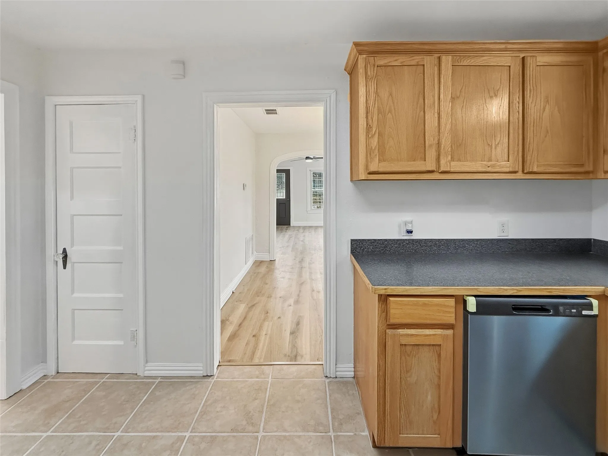 Single Family Residence For Sale in Hopkins County , 304 Texas Street, Sulphur Springs, Texas 75482, 2 Bedroom, 2 Bathroom, Garage spaces, 1,008 Sqft, built in 1930, mls#21197174, Real Estate Agent in Sulphur Springs, Homes For Sale in Hopkins county, Homes For Sale in Sulphur Springs, Realtor in Sulphur Springs Texas, Real Estate Brokerage Independent Realty Texas, Luminita Cordes Realtor