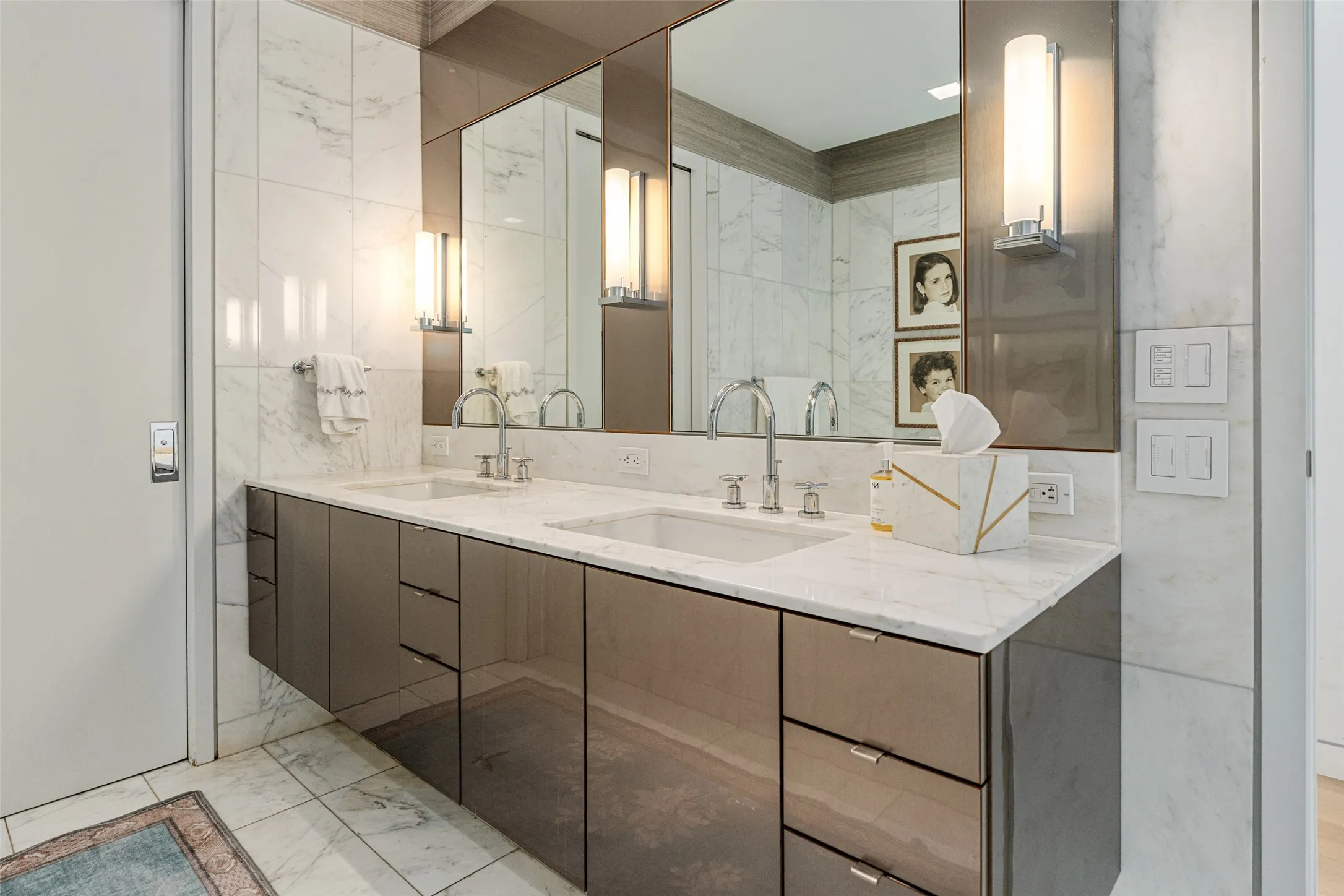 Condominium For Sale in Dallas County , 1918 Olive Street 502, Dallas, Texas 75201, 2 Bedroom, 3 Bathroom, 3 Garage spaces, 4,095 Sqft, built in 2013, Preowned, mls#21190045, Real Estate Agent in Dallas, Homes For Sale in Dallas county, Homes For Sale in Dallas, Realtor in Dallas Texas, Real Estate Brokerage Independent Realty Texas, Luminita Cordes Realtor