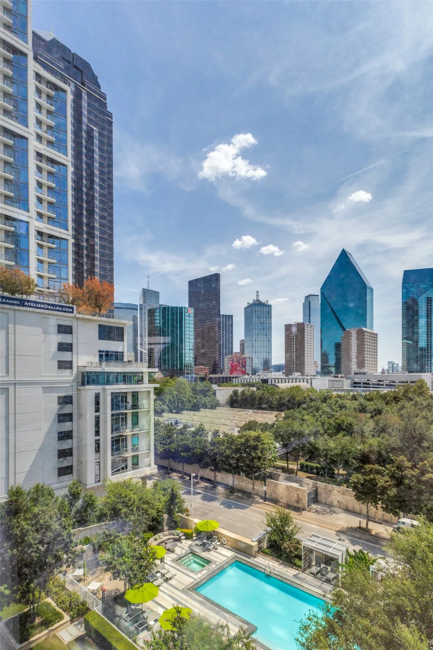 Condominium For Sale in Dallas County , 1918 Olive Street 502, Dallas, Texas 75201, 2 Bedroom, 3 Bathroom, 3 Garage spaces, 4,095 Sqft, built in 2013, Preowned, mls#21190045, Real Estate Agent in Dallas, Homes For Sale in Dallas county, Homes For Sale in Dallas, Realtor in Dallas Texas, Real Estate Brokerage Independent Realty Texas, Luminita Cordes Realtor