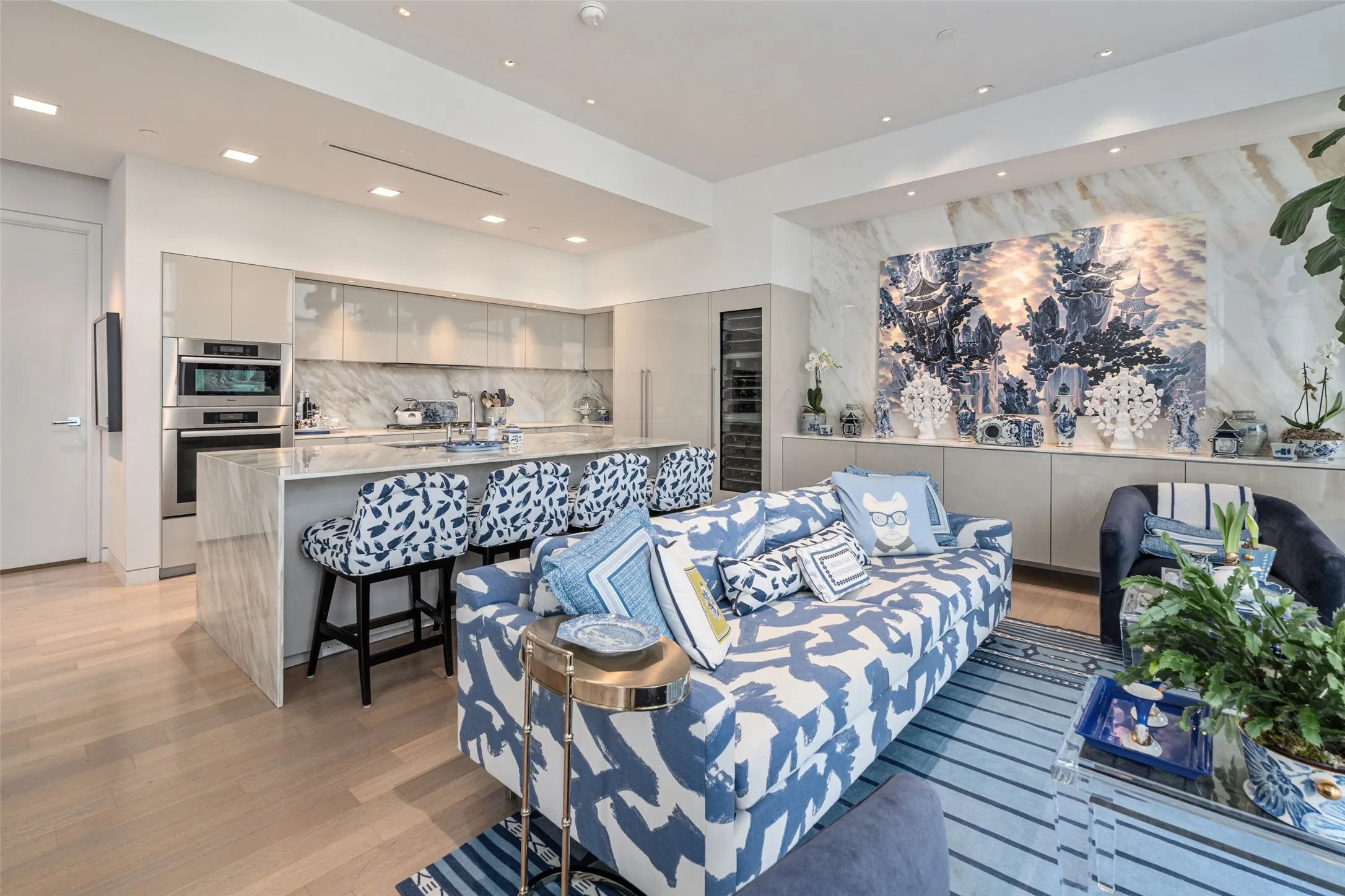 Condominium For Sale in Dallas County , 1918 Olive Street 502, Dallas, Texas 75201, 2 Bedroom, 3 Bathroom, 3 Garage spaces, 4,095 Sqft, built in 2013, Preowned, mls#21190045, Real Estate Agent in Dallas, Homes For Sale in Dallas county, Homes For Sale in Dallas, Realtor in Dallas Texas, Real Estate Brokerage Independent Realty Texas, Luminita Cordes Realtor