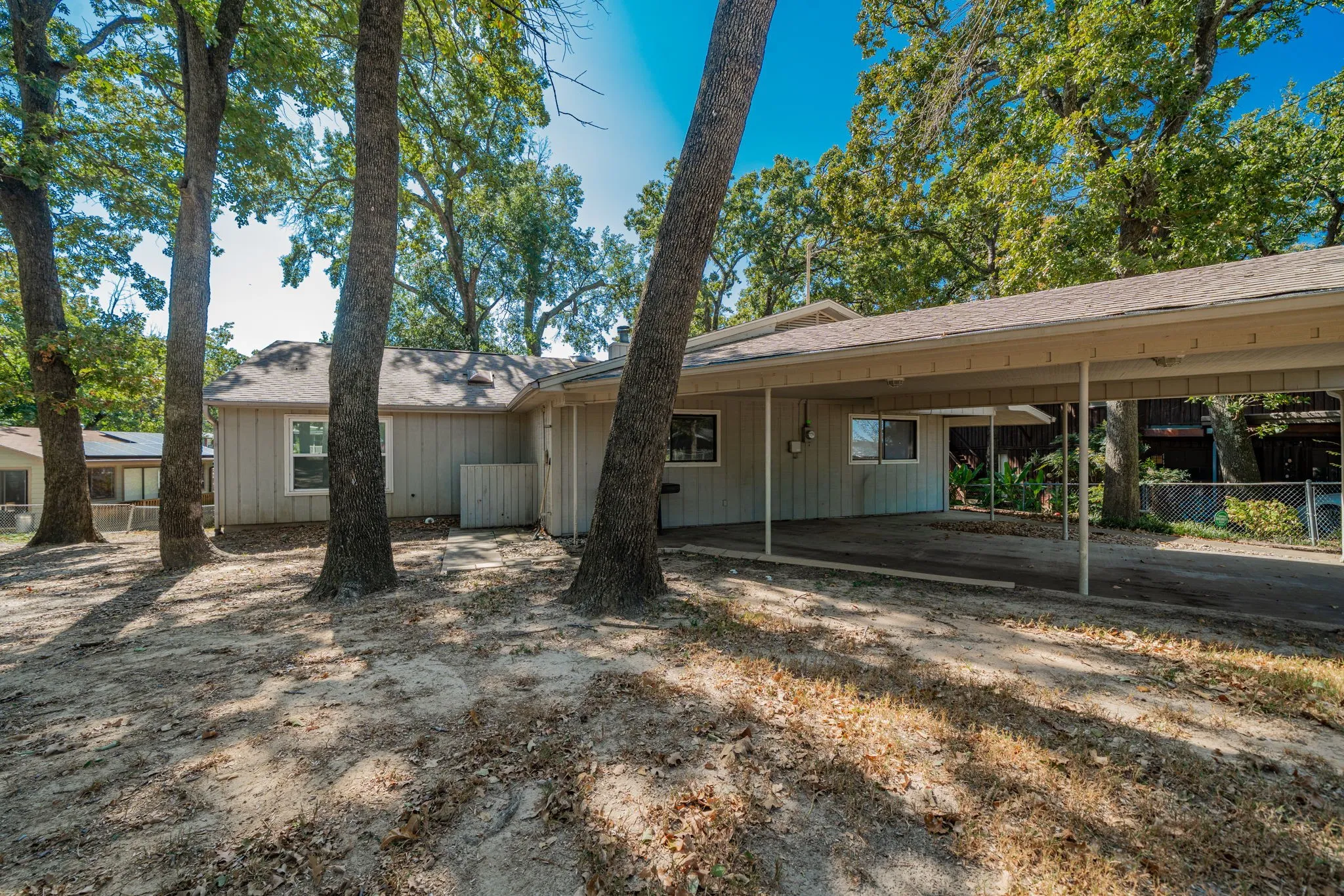 Single Family Residence For Sale in Henderson County , 146 Harbor Drive, Gun Barrel City, Texas 75156, 4 Bedroom, 3 Bathroom, Garage spaces, 1,766 Sqft, built in 1983, Preowned, mls#21184324, Real Estate Agent in Gun Barrel City, Homes For Sale in Henderson county, Homes For Sale in Gun Barrel City, Realtor in Gun Barrel City Texas, Real Estate Brokerage Independent Realty Texas, Luminita Cordes Realtor
