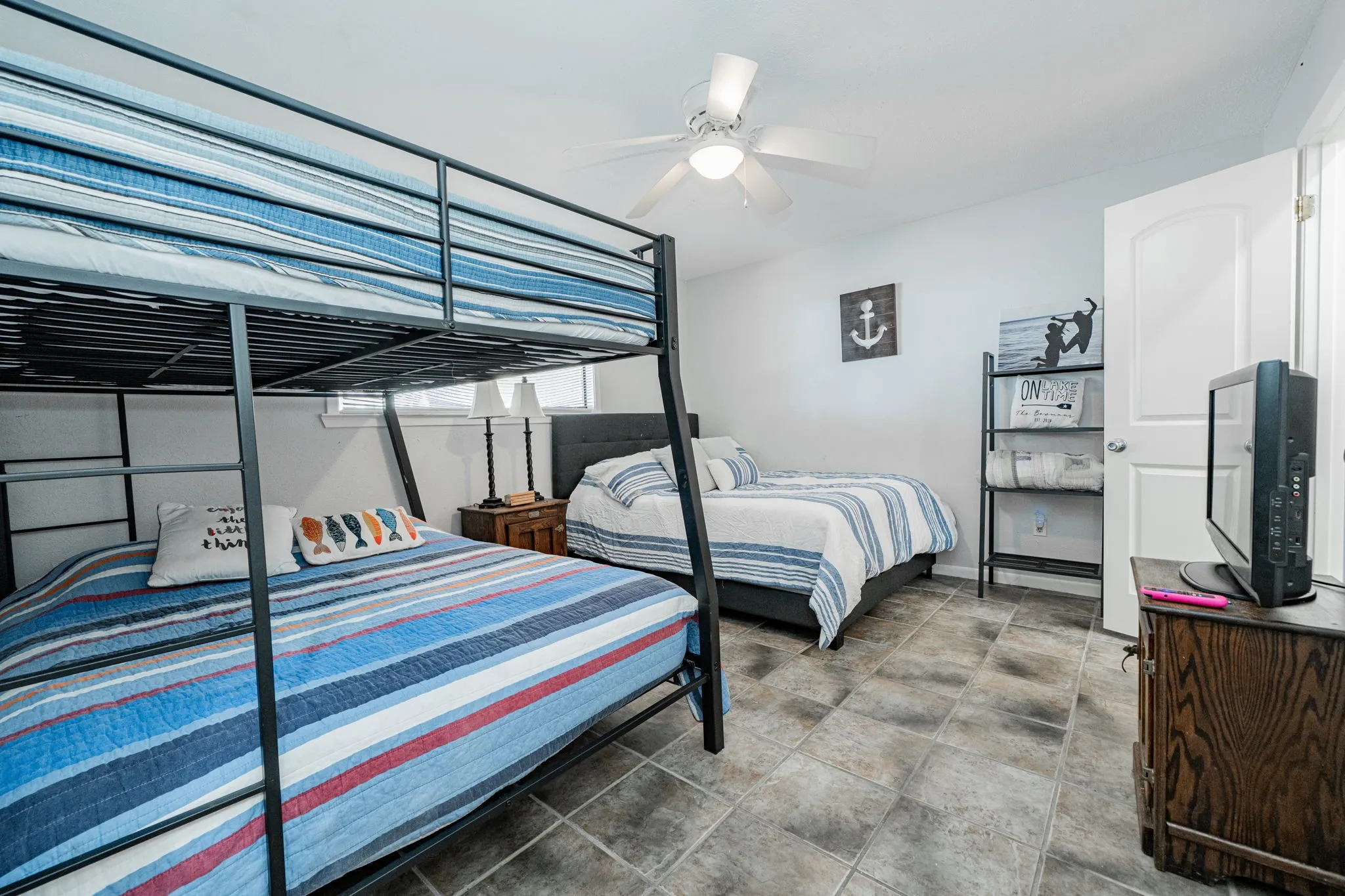 Single Family Residence For Sale in Henderson County , 146 Harbor Drive, Gun Barrel City, Texas 75156, 4 Bedroom, 3 Bathroom, Garage spaces, 1,766 Sqft, built in 1983, Preowned, mls#21184324, Real Estate Agent in Gun Barrel City, Homes For Sale in Henderson county, Homes For Sale in Gun Barrel City, Realtor in Gun Barrel City Texas, Real Estate Brokerage Independent Realty Texas, Luminita Cordes Realtor