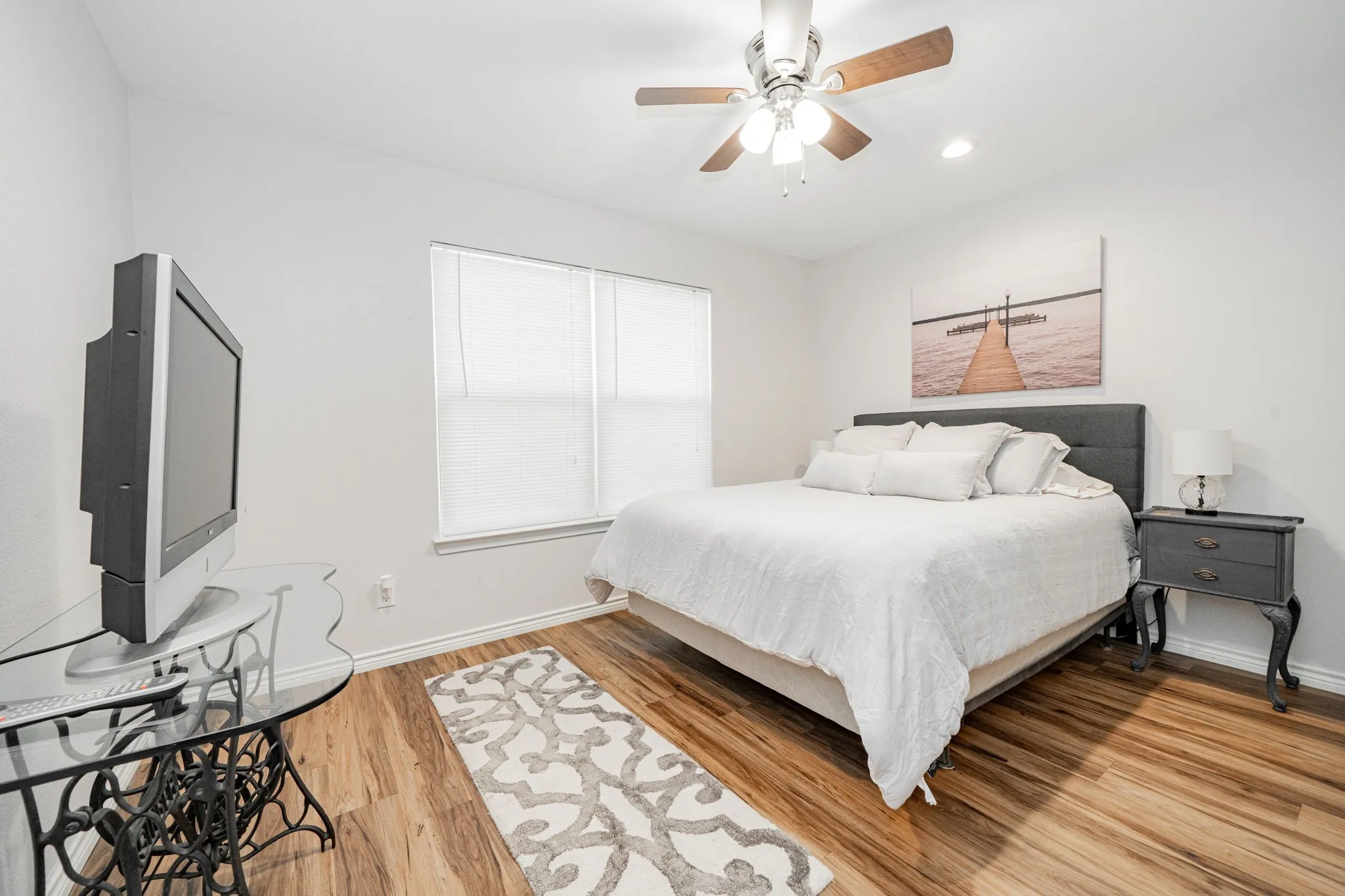 Single Family Residence For Sale in Henderson County , 146 Harbor Drive, Gun Barrel City, Texas 75156, 4 Bedroom, 3 Bathroom, Garage spaces, 1,766 Sqft, built in 1983, Preowned, mls#21184324, Real Estate Agent in Gun Barrel City, Homes For Sale in Henderson county, Homes For Sale in Gun Barrel City, Realtor in Gun Barrel City Texas, Real Estate Brokerage Independent Realty Texas, Luminita Cordes Realtor